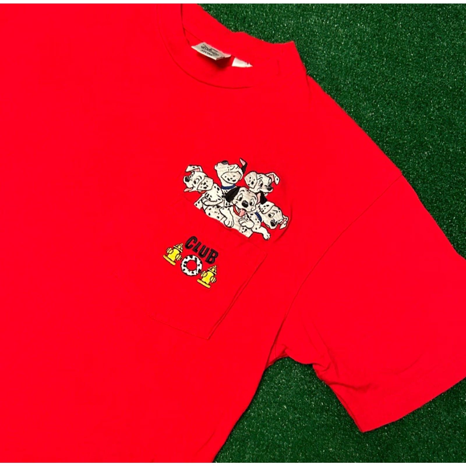 Disney VINTAGE Disney 101 Dalmatians Cartoon Embroidered Pocket Tee Shirt Mens L Size US L / EU 52-54 / 3 - 4 Thumbnail