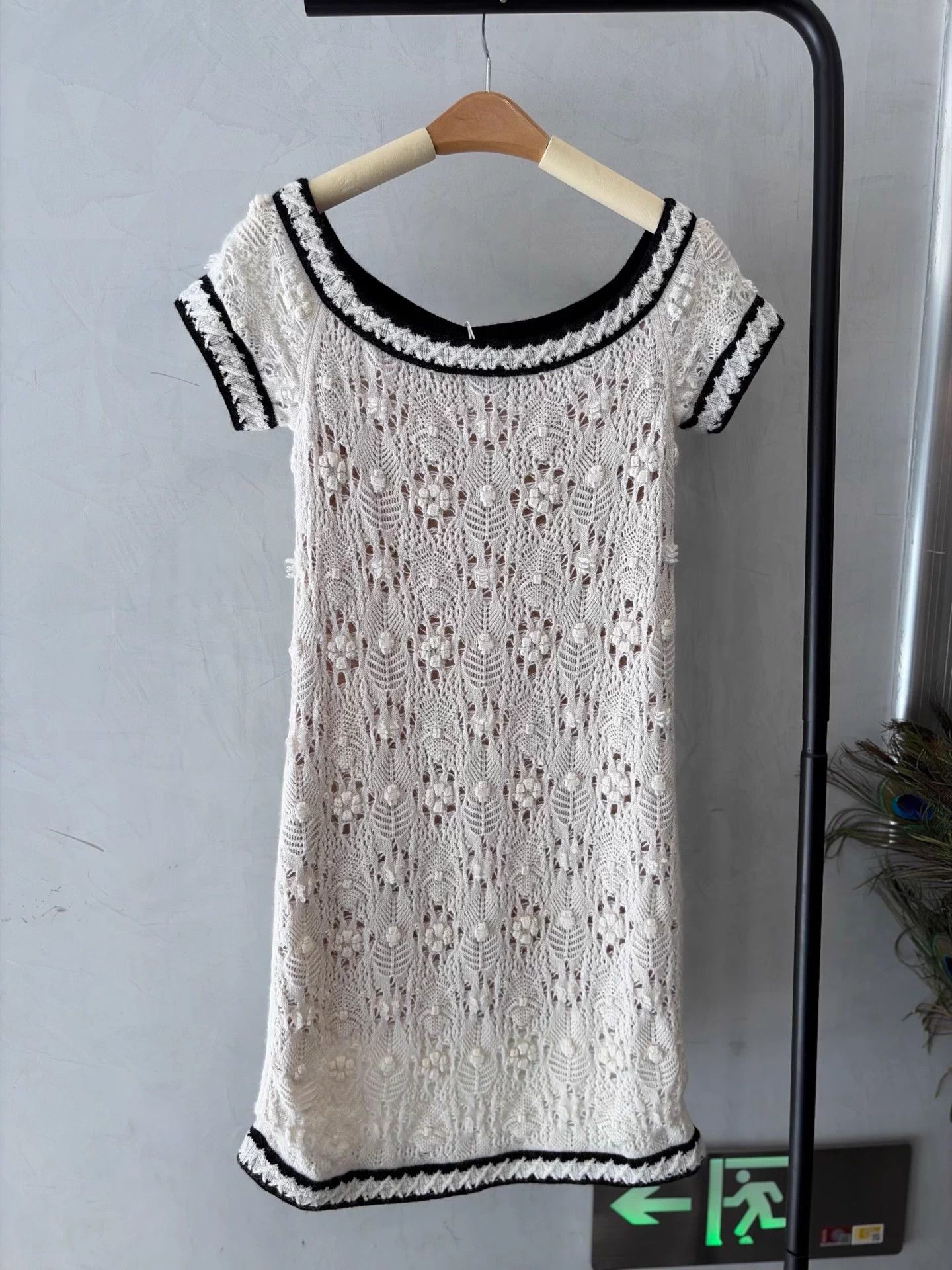 Chanel Chanel 22 Cruise Off-Shoulder Knit Dress 34 Mint Size XS / US 0-2 / IT 36-38 - 5 Thumbnail
