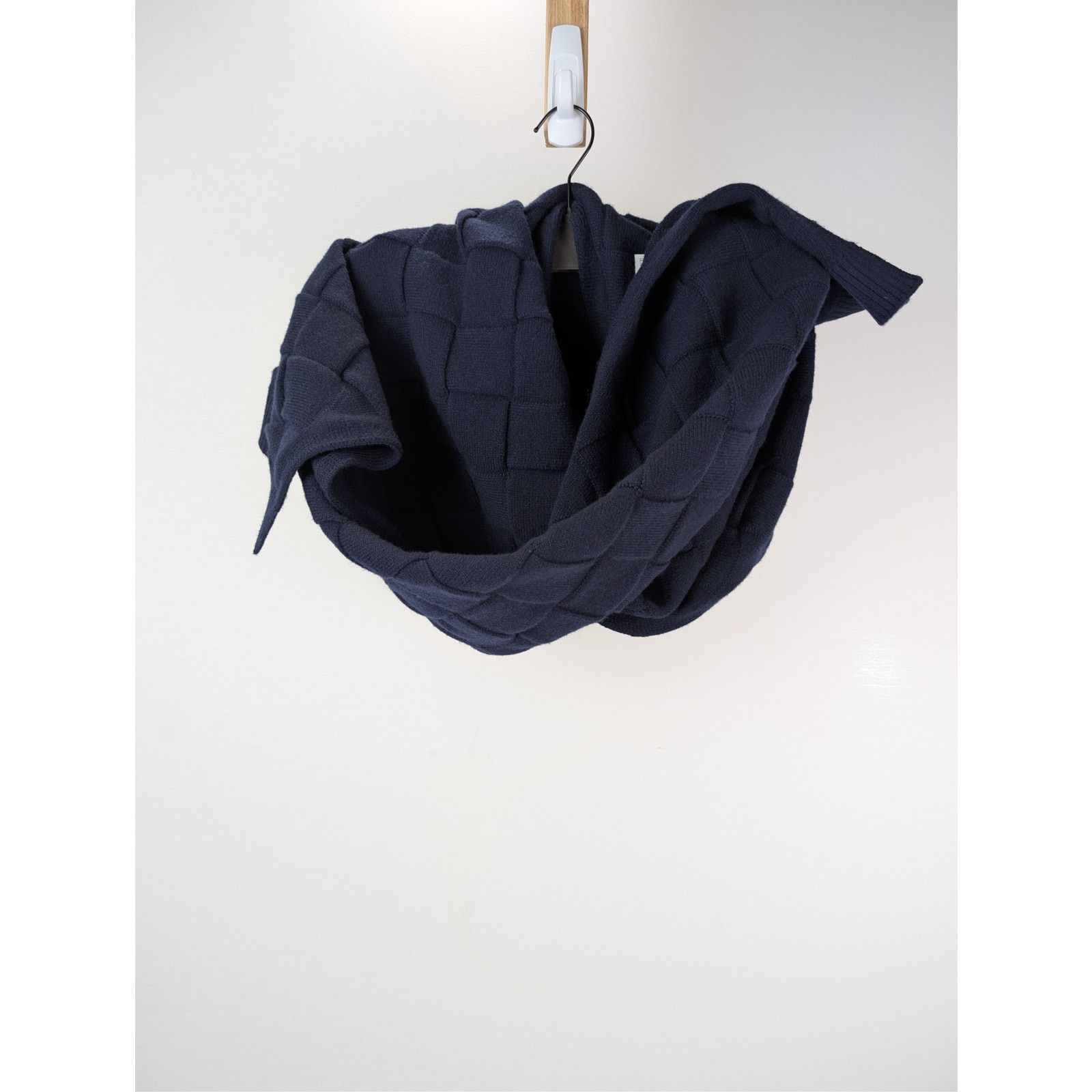 Bottega Veneta o1rshd1 Size: OS / MW Wool Interccio 3D Scarf in Navy Size ONE SIZE - 4 Thumbnail