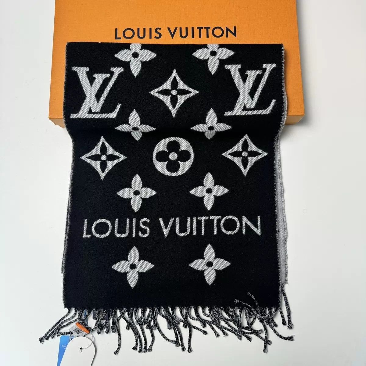 Louis Vuitton LV 97 New Black Gray All-Over Logo Wool Scarf Size ONE SIZE - 1 Thumbnail
