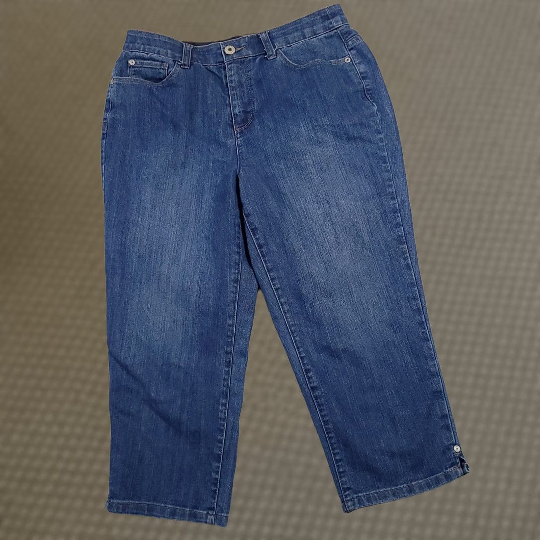 Vintage Christopher & Banks Capri Jeans Women's 4 Regular Denim Capri Jeans Blue 29 Waist Mid Rise 5-Pocket Stretch Size 27" / US 4 / IT 40 - 1 Thumbnail