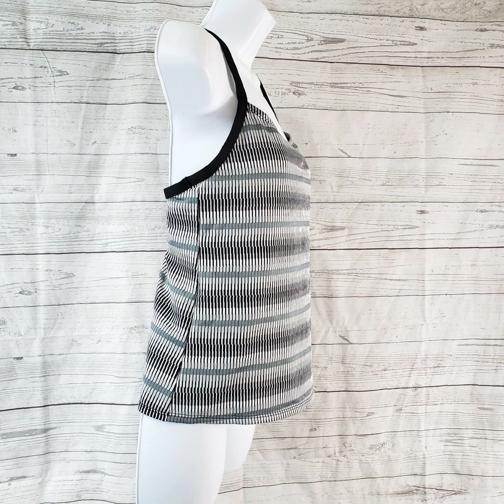 Nike Nike Womens Tank Top M Black Gray Bra Pads Shirt Sleeveless Pullover Activewear Adult Womens Vintage No 90s Size M / US 6-8 / IT 42-44 - 3 Thumbnail