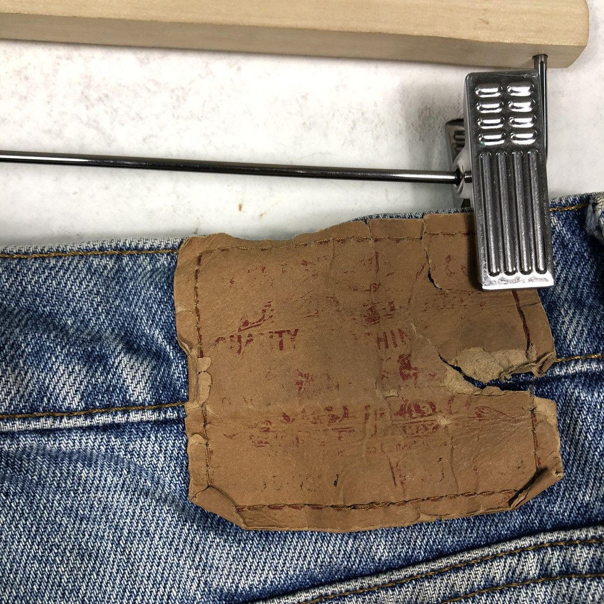 Levi's 🔥90’s Vintage Selvedges Distressed Jeans Levi’s Made in USA Size US 30 / EU 46 - 12 Thumbnail