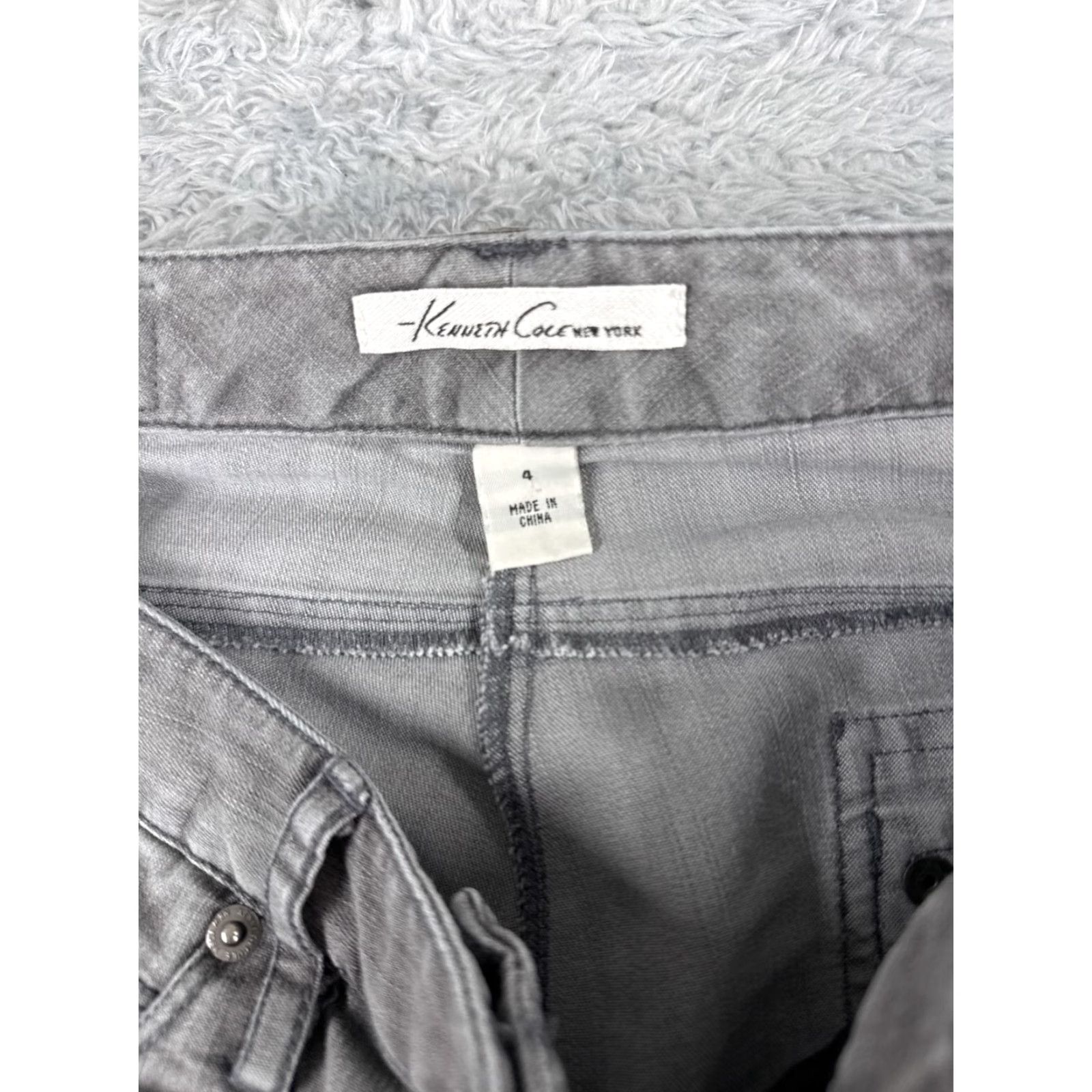 Kenneth Cole VINTAGE Kenneth Cole Jeans Women Bootcut 4 Gray Cotton Blend 30x30 Denim Low Rise 5-Pocket Mens Womens Girls? Size 27" / US 4 / IT 40 - 6 Thumbnail