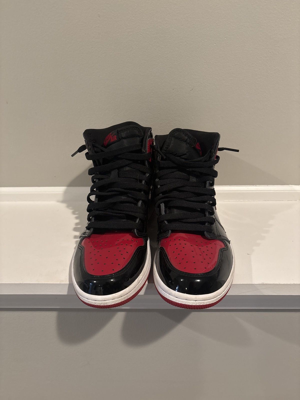Jordan Brand × Nike Air Jordan 1 high OG Patent bred Size US 9.5 / EU 42-43 - 2 Thumbnail