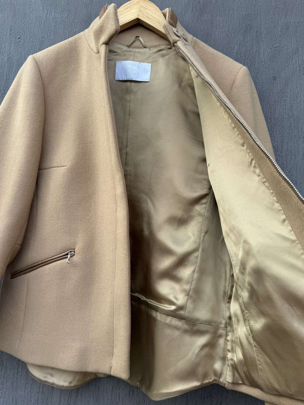 Prada Prada Vintage AW99 Camel Wool Jacket size 44 Size M / US 6-8 / IT 42-44 - 15 Thumbnail