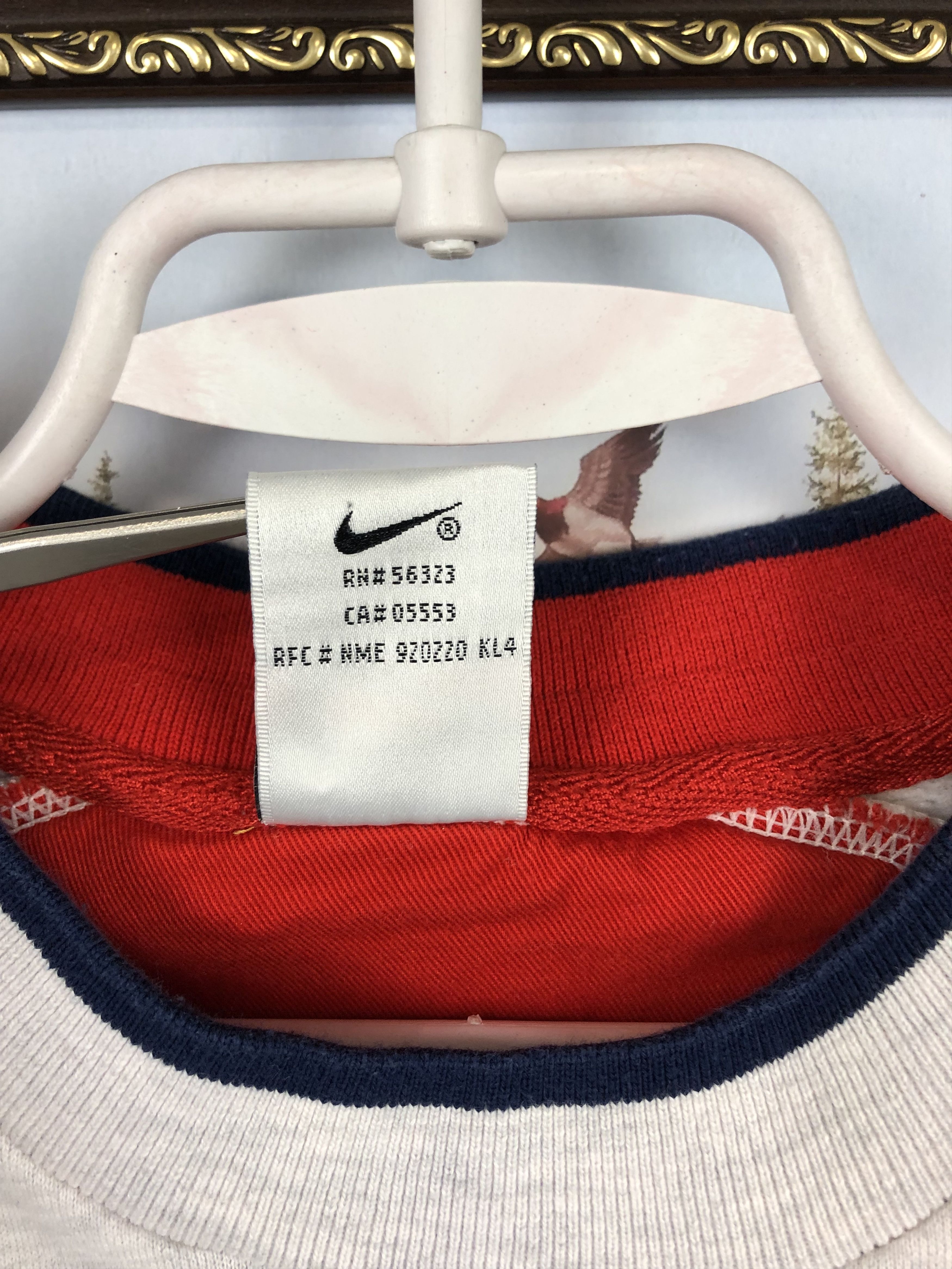 Nike Vintage Nike Sweatshirt Big Logo Swoosh Rare Hype Size US L / EU 52-54 / 3 - 8 Thumbnail