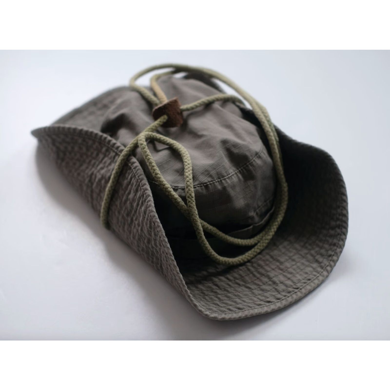 Old Navy VINTAGE Old Navy Army Safari Hat S/M Adult Mens Tan 100% Cotton Wide Brim Adjustable Army Cap 90s 2002 Vintage Classic Outdoor Theme - 2000s Size ONE SIZE - 4 Thumbnail