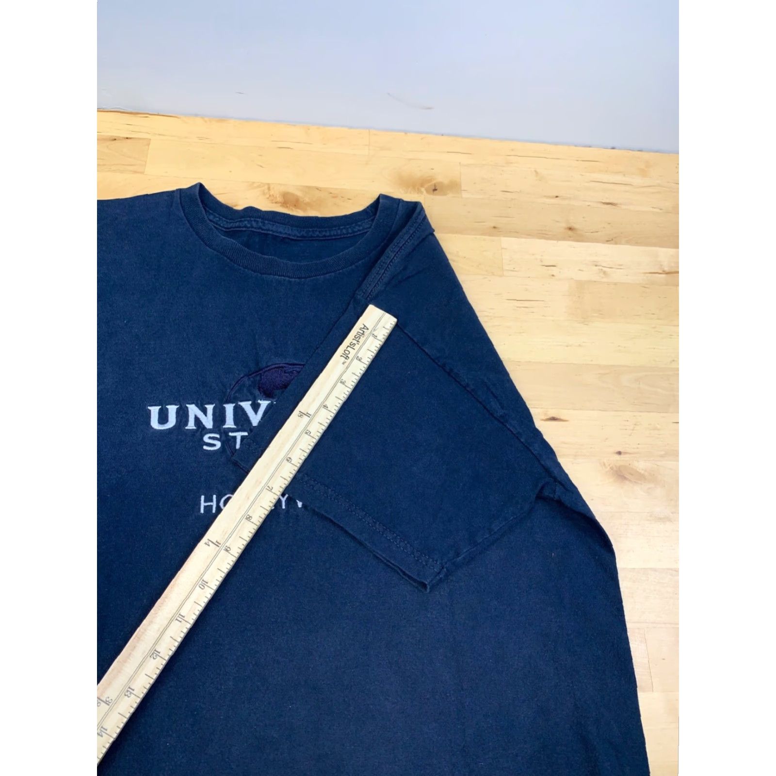 Vintage VINTAGE Universal Studios Hollywood Shirt Mens M Blye Embroidered Y2K 11580 Size US M / EU 48-50 / 2 - 7 Thumbnail