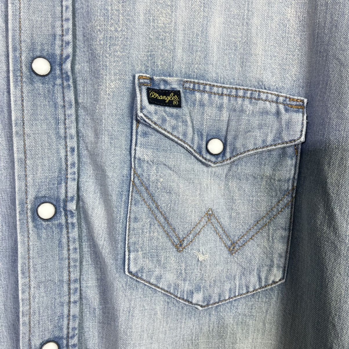 Japanese Brand × Wrangler Wrangler x Azul Distressed Design Denim Pearl Snap Shirt Size US L / EU 52-54 / 3 - 6 Thumbnail
