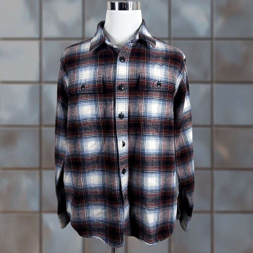 Vintage L.L. Bean Signature Slim Fit 1935 Archive Chamios Cloth Shirt Plaid Red Blue XL Button-Up Mens Shirt Size US XL / EU 56 / 4 - 1 Thumbnail