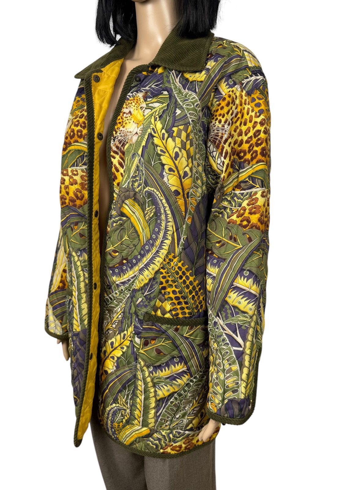 Salvatore Ferragamo × Vintage Rare Salvatore Ferragamo Wildlife Printed Jacket Quilted Size ONE SIZE - 9 Thumbnail