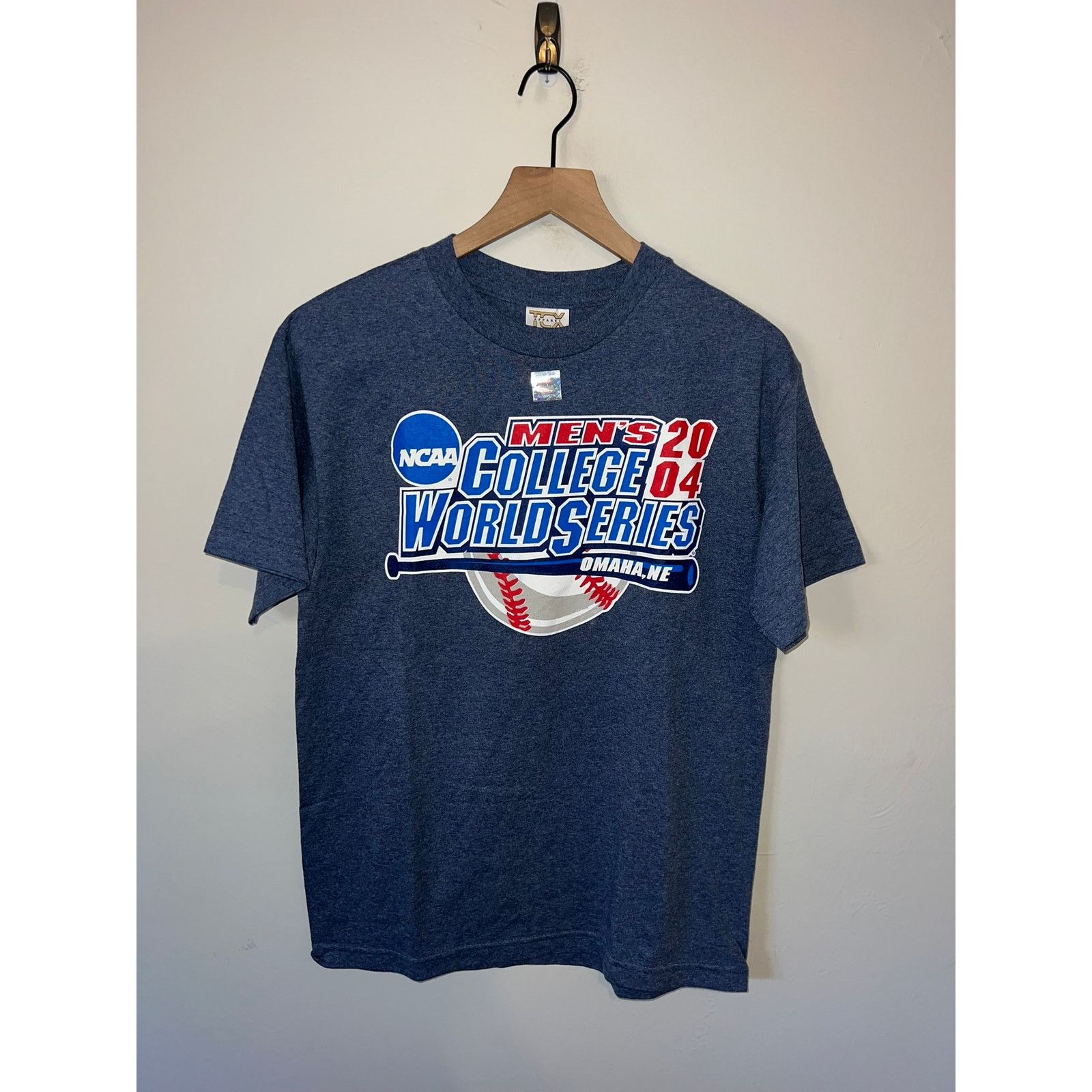 NCAA Vintage College World Series Shirt NCAA Blue Baseball 2004 M Size US M / EU 48-50 / 2 - 1 Thumbnail