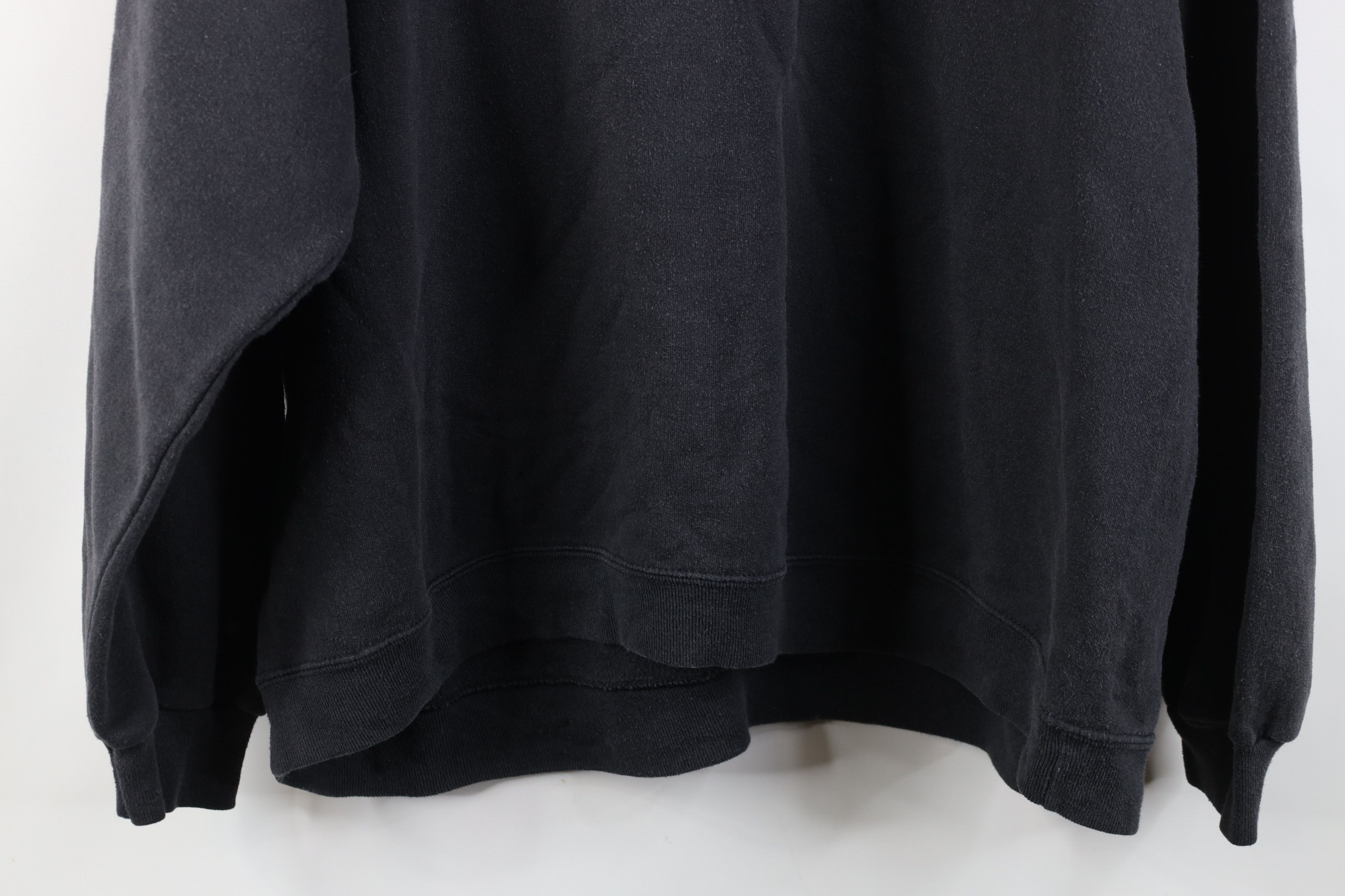 Vintage Vintage 90s Streetwear Faded Blank Crewneck Sweatshirt Black Size US XXL / EU 58 / 5 - 11 Thumbnail