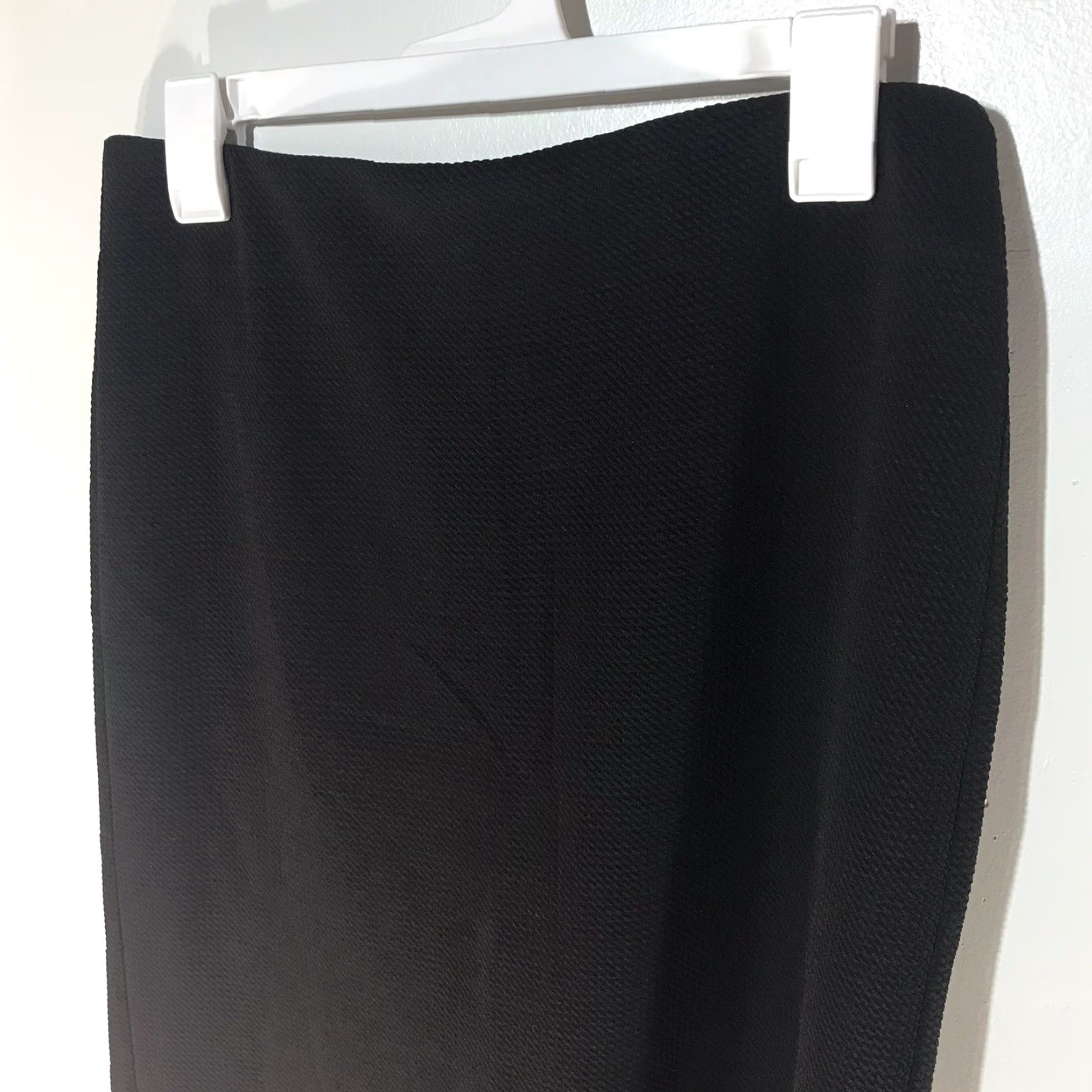 Vintage Tacera Black Textured Pull On Midi Skirt Women Size M Size 32" / US 10 / IT 46 - 2 Thumbnail