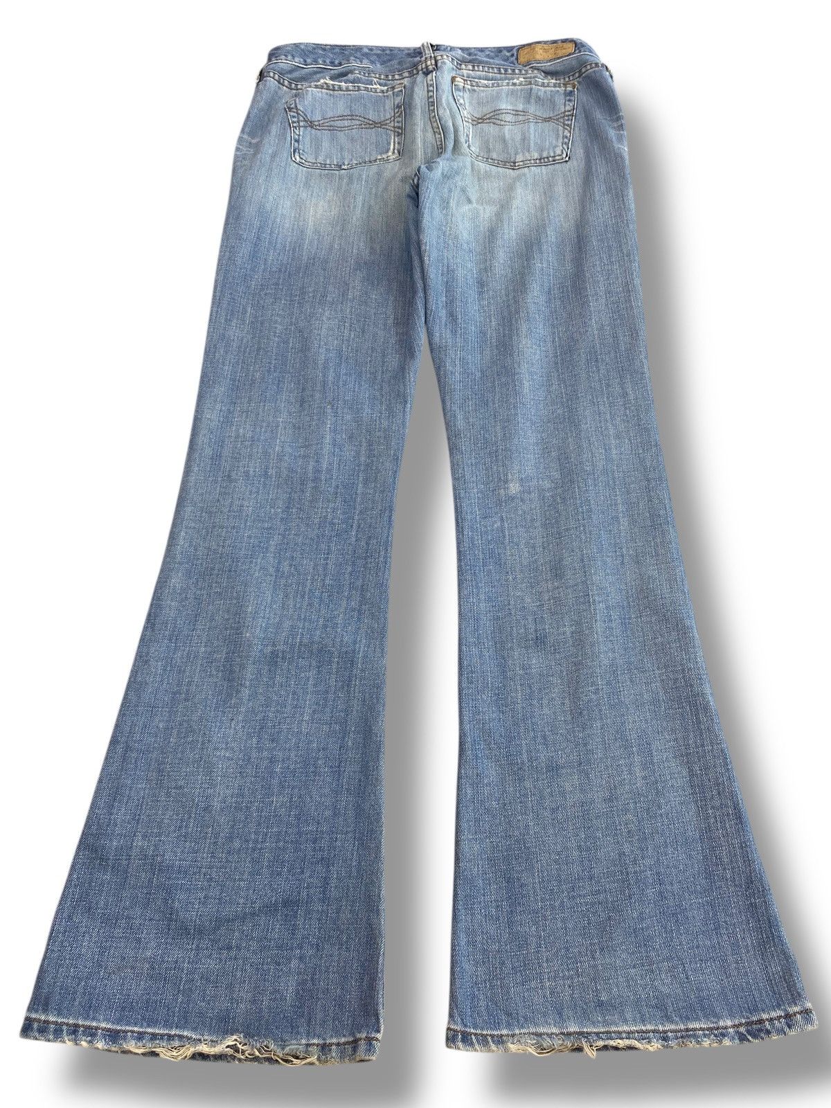 Abercrombie & Fitch Abercrombie & Fitch Faded Wash Style Flare Jeans Size US 32 / EU 48 - 3 Thumbnail