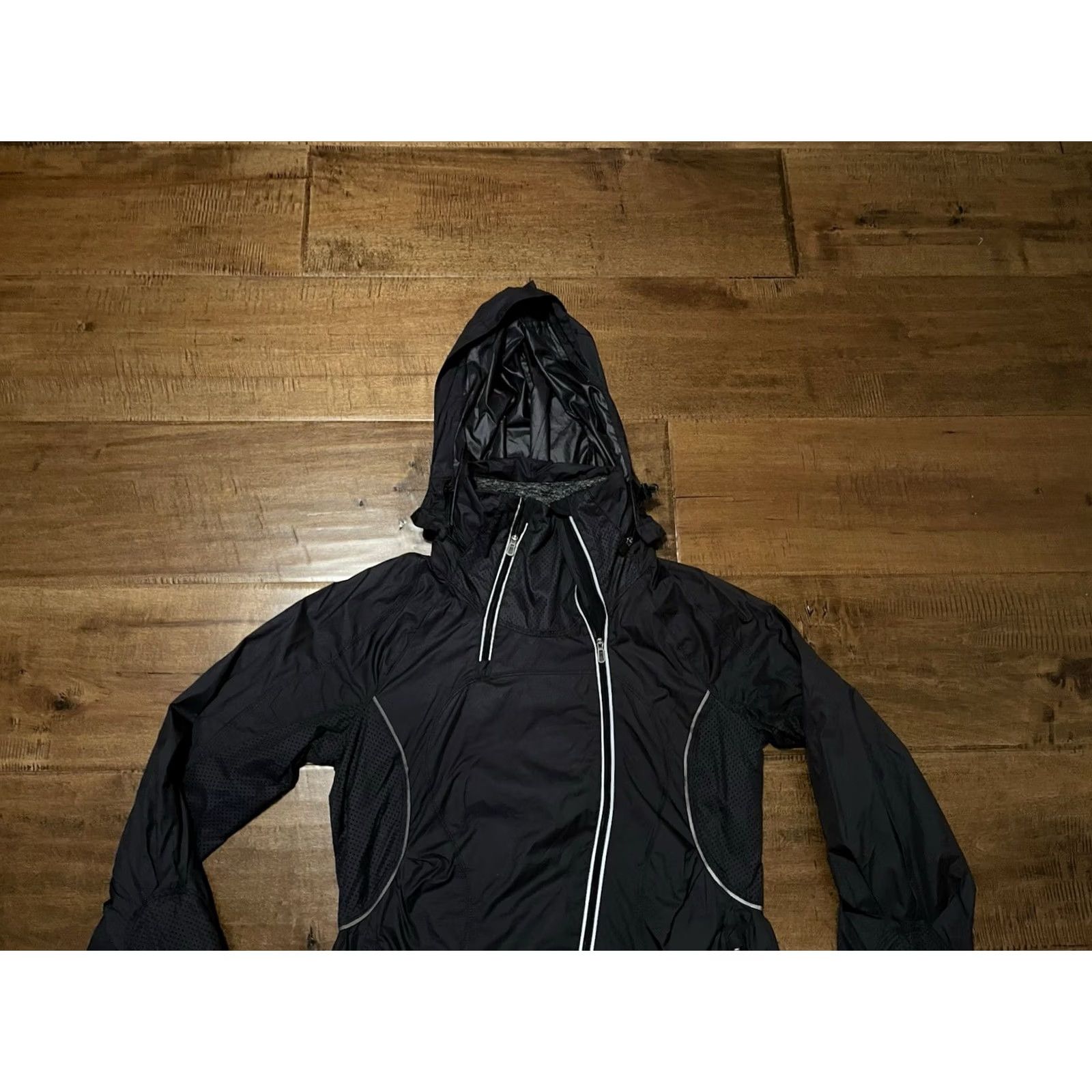 Lululemon Lululemon Pack It Up Jacket Women's 6 Black Reflective Stripe Hooded Athletic Size M / US 6-8 / IT 42-44 - 2 Thumbnail