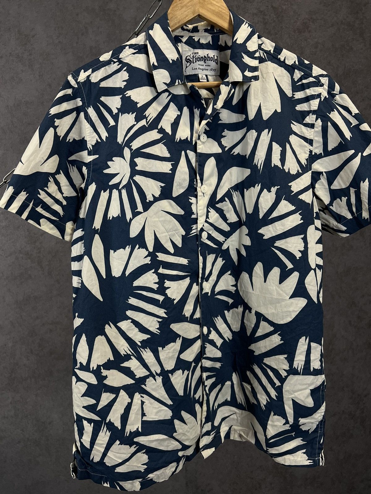 The Stronghold The Stronghold Hawaiian shirt Size US S / EU 44-46 / 1 - 3 Thumbnail