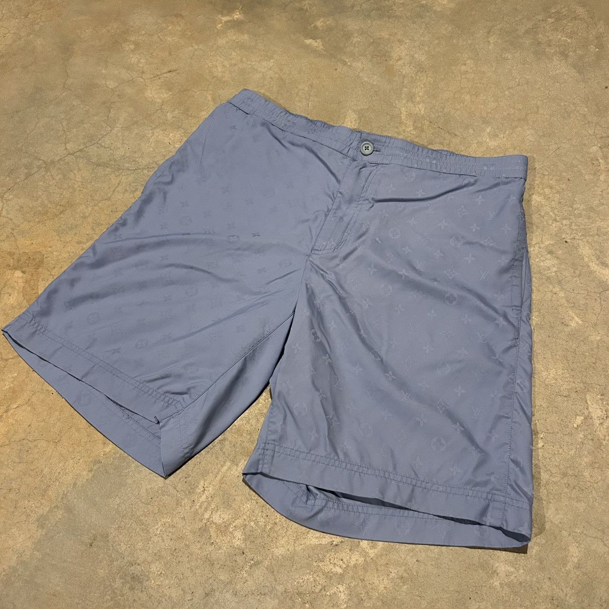 Designer × Louis Vuitton Louis Vuitton Monogram LV Print Nylon Baby Blue Shorts Size US 33 - 2 Thumbnail