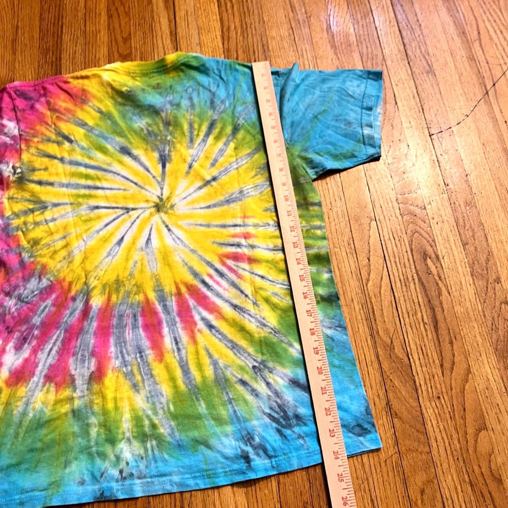 Liquid Blue VINTAGE? (No) Liquid Blue Pink Floyd Shirt Mens Medium Neon Tie Dye Y2K T-Shirt Men M Blue Pink Floyd Neon Tie Dye 2000s Mens Size US M / EU 48-50 / 2 - 5 Thumbnail