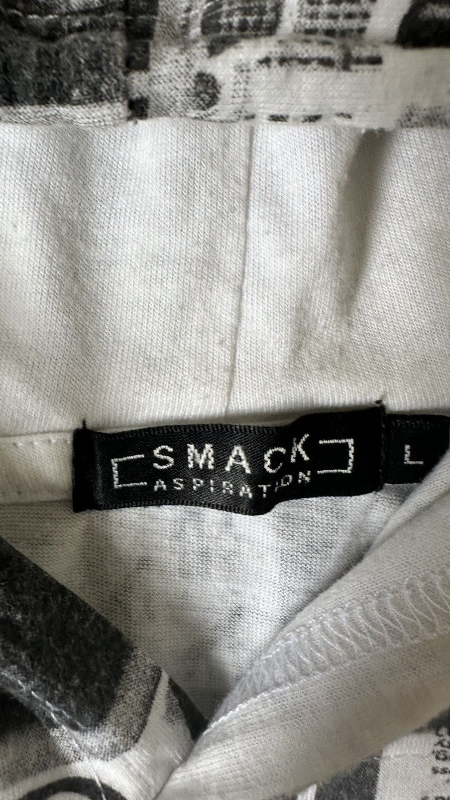 Japanese Brand VINTAGE SMACK NEWSPAPER SHORT SLEEVE HOODIE Size US M / EU 48-50 / 2 - 6 Thumbnail