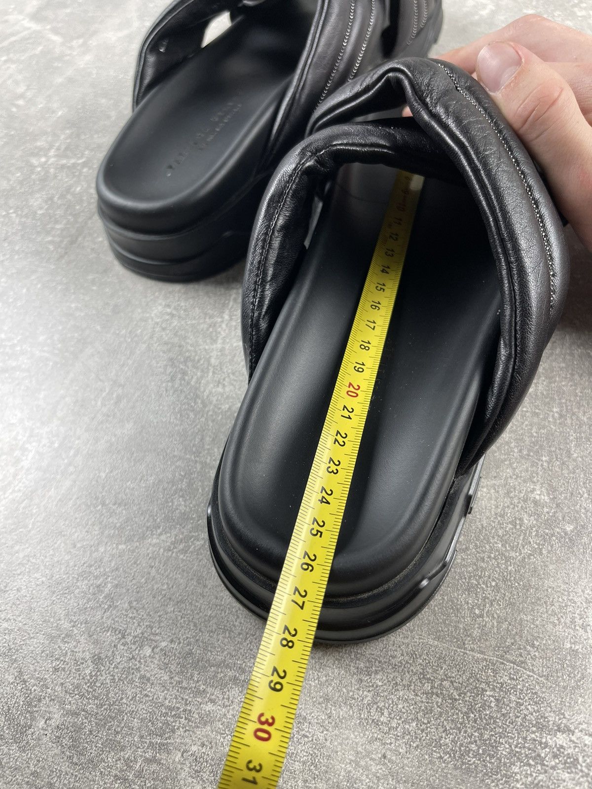 Fabiana Filippi Fabiana Filippi Black Leather Cross Strap Sandals Slides Size US 9.5 / IT 39.5 - 9 Thumbnail
