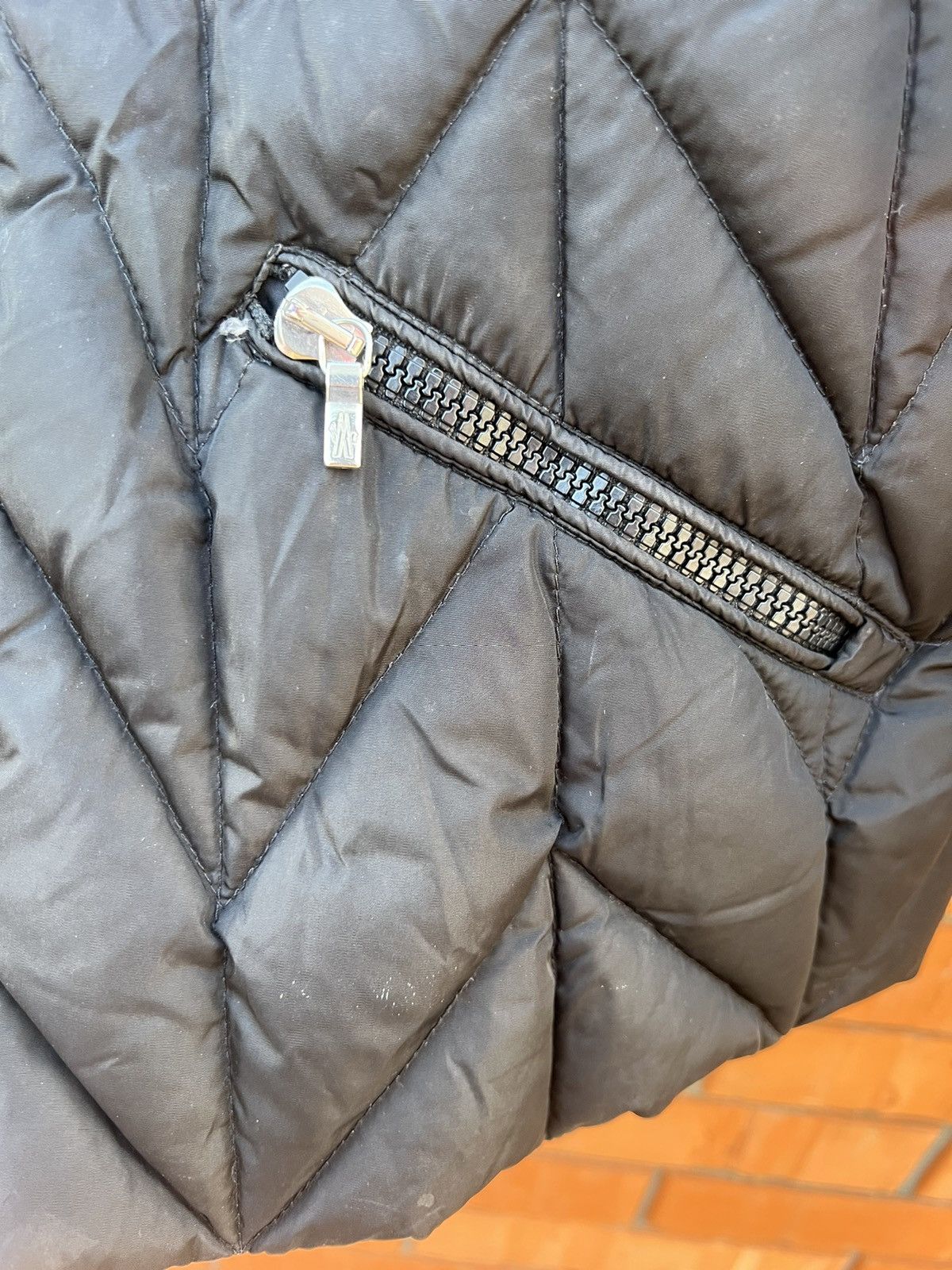 Moncler Moncler Autchentic Giobbotto Kids Woman jacket puffer used Size XS / US 0-2 / IT 36-38 - 19 Thumbnail