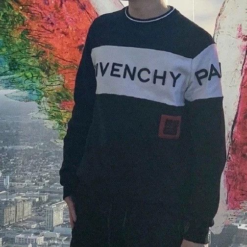 Givenchy Givenchy Black and white logo sweater Size US S / EU 44-46 / 1 - 5 Thumbnail