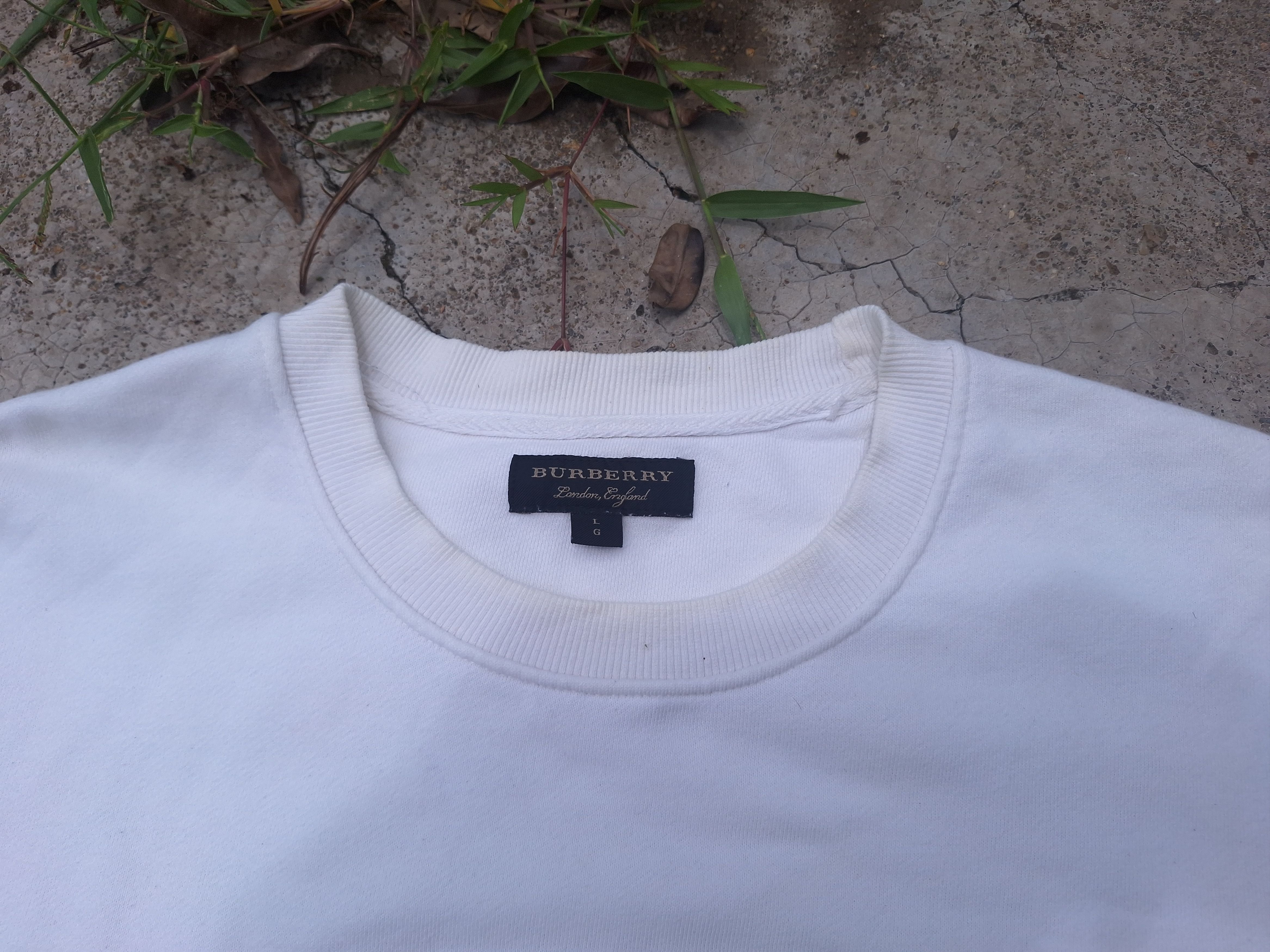 Burberry Burberry Embroidered Logo Sweatshirt Size US L / EU 52-54 / 3 - 5 Thumbnail