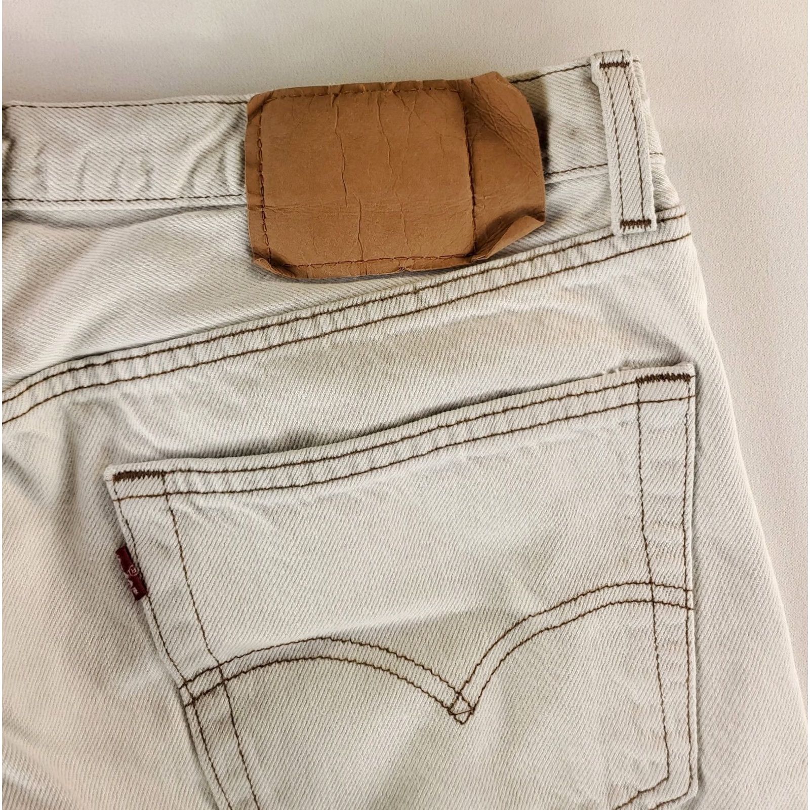 Levi's VINTAGE Levi's 501 Jeans White Mens 38x32 37x31 Actual Straight 90s VTG Men Size US 38 / EU 54 - 2 Thumbnail