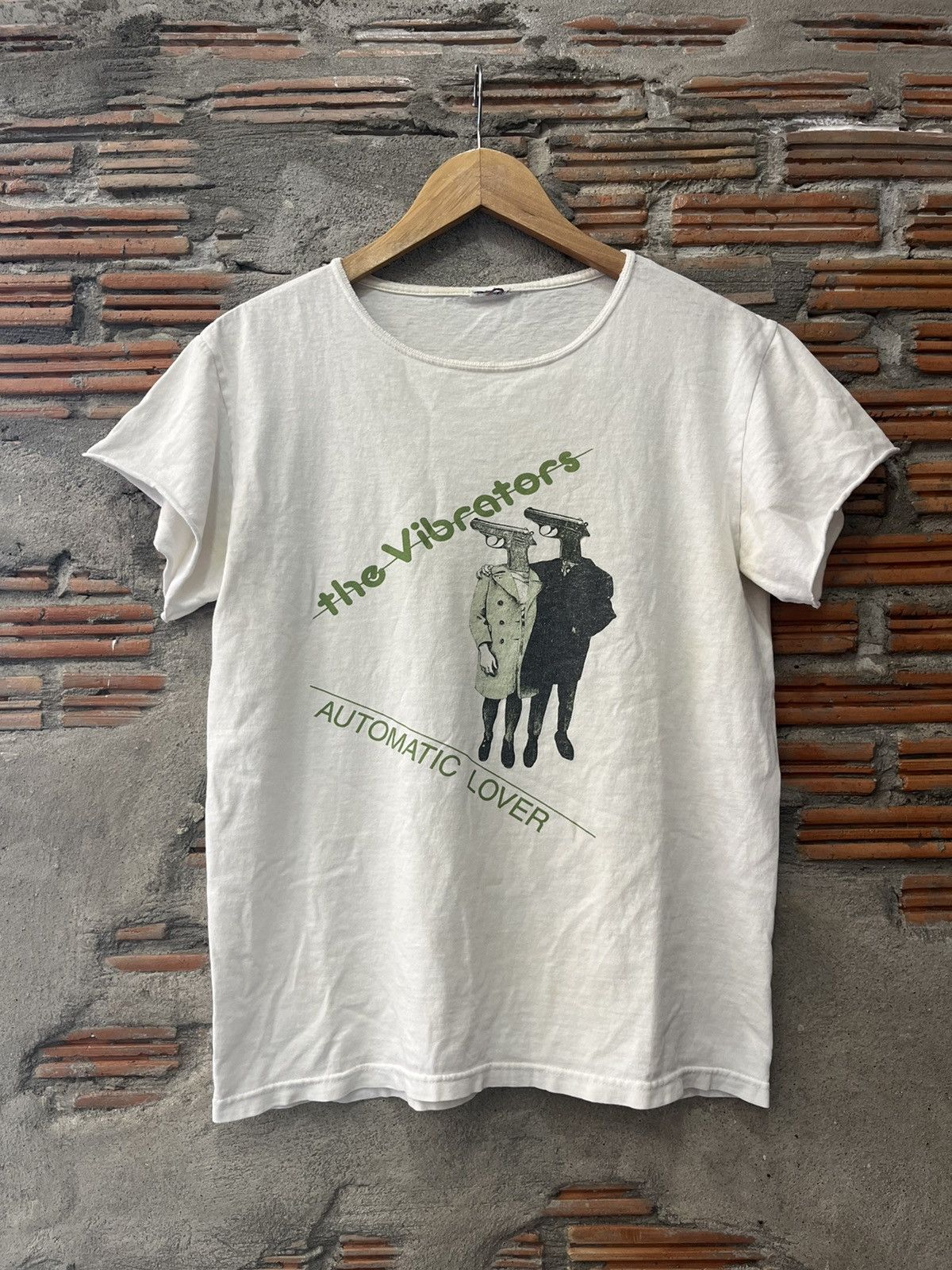 Band Tees Vintage The Vibrators AUTOMATIC LOVER 01’s (cut neck arm) Size US M / EU 48-50 / 2 - 2 Thumbnail