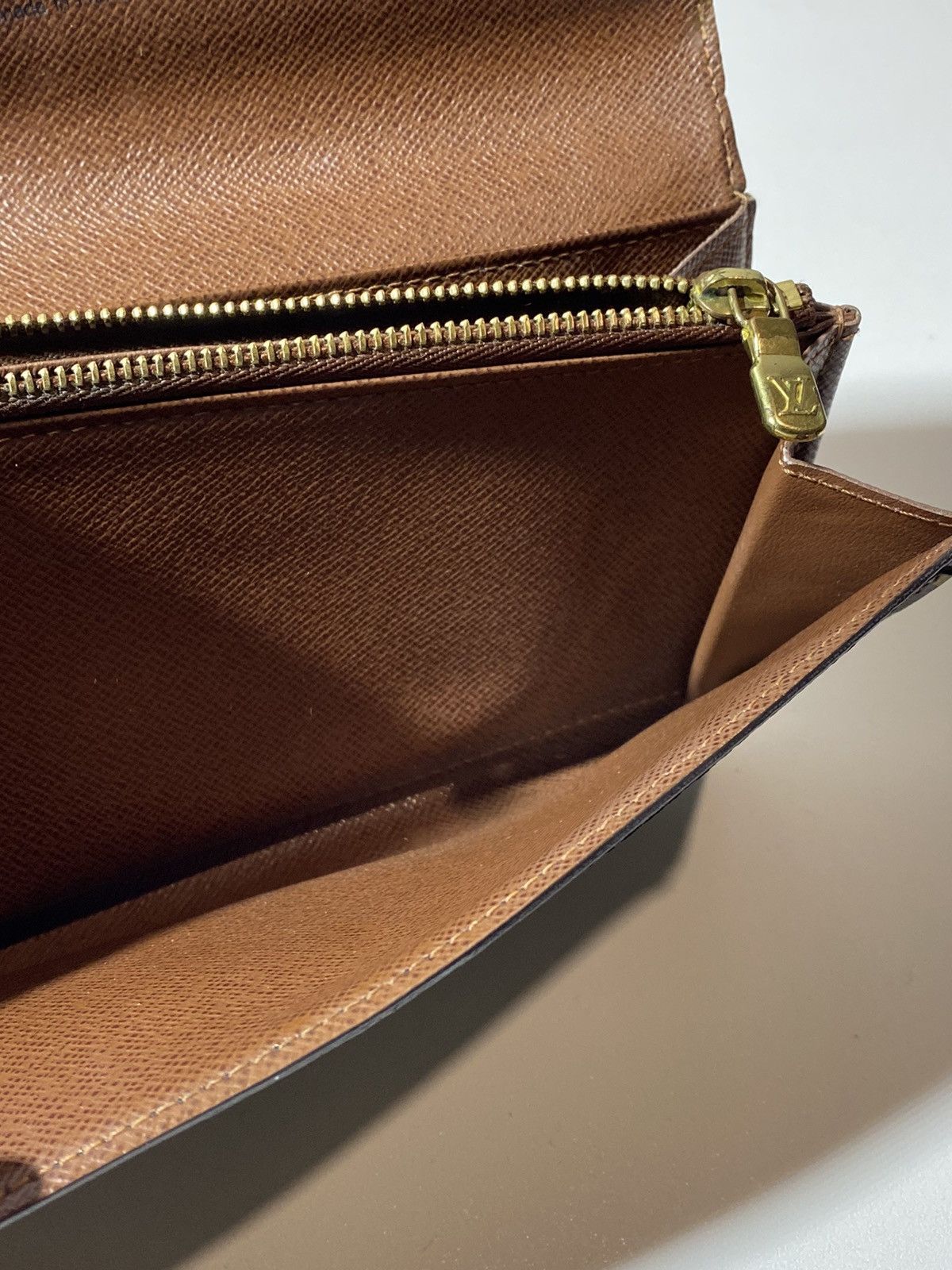 Louis Vuitton Authentic Vintage Louis Vuitton Monogram Wallet Size ONE SIZE - 19 Thumbnail