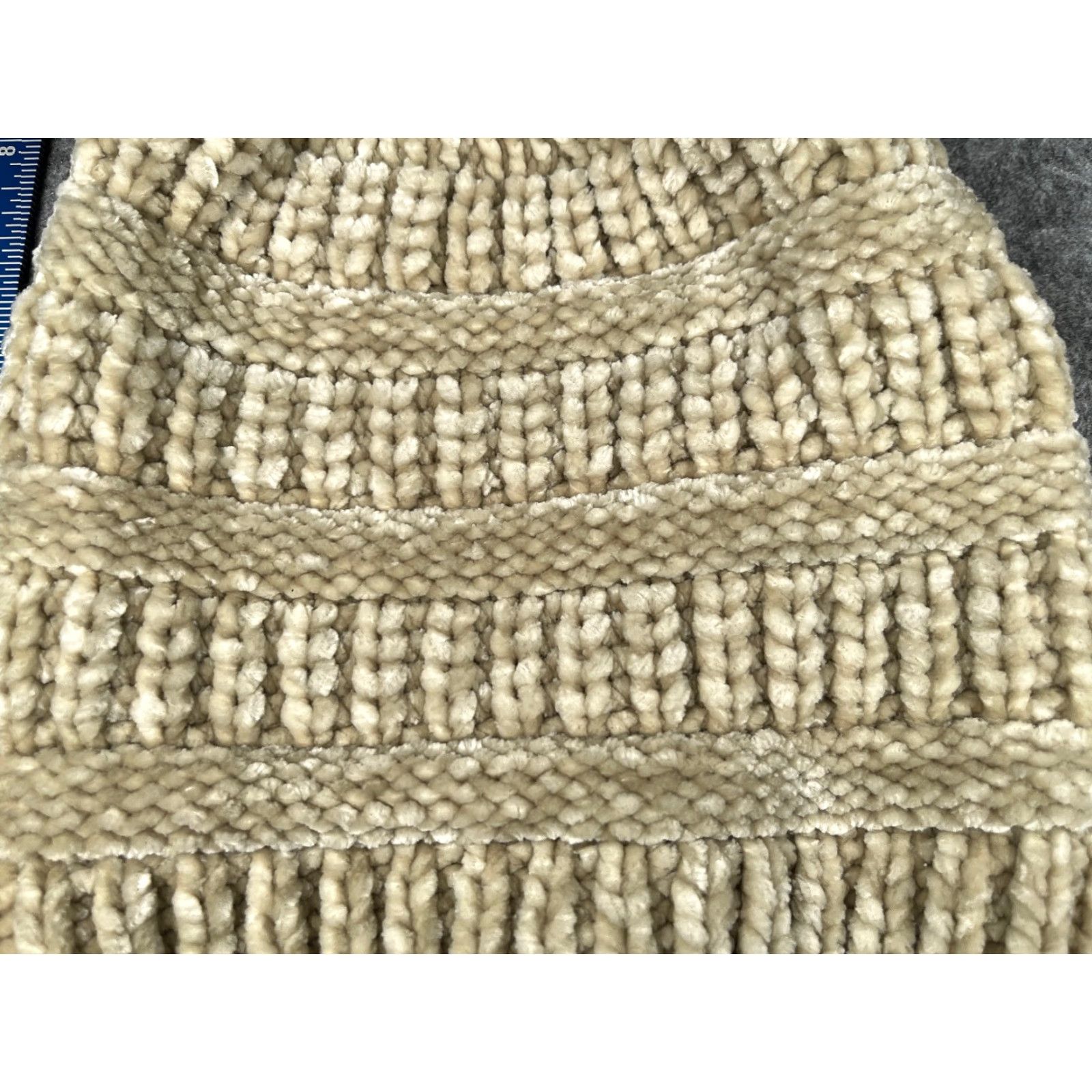 Vintage Elegant Essence Beanie Hat Unisex Adults One Size Green 100% Polyester Knit Size ONE SIZE - 2 Thumbnail