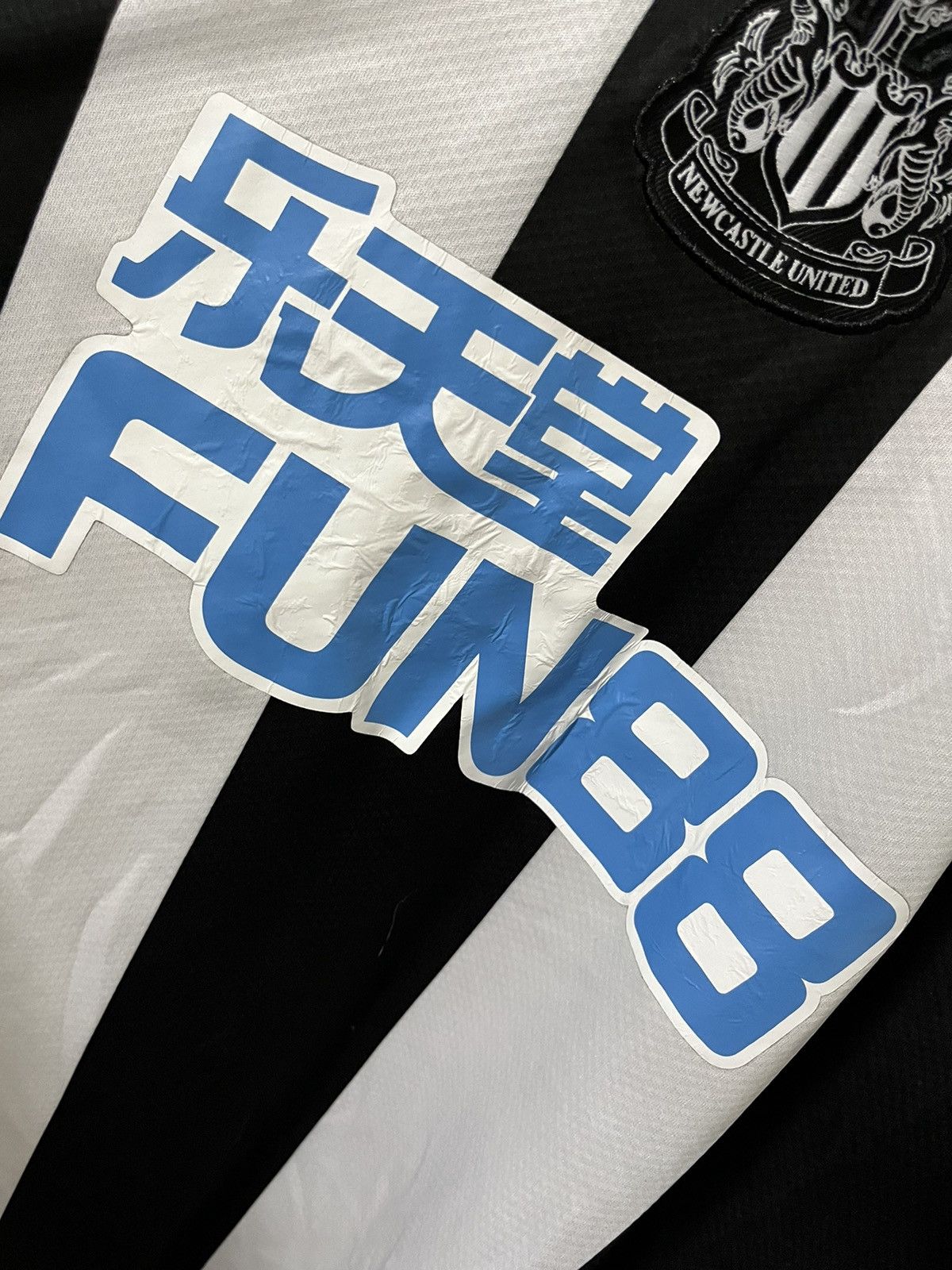 Puma Puma Newcastle Vintage 2019 Home Jersey Size US M / EU 48-50 / 2 - 5 Thumbnail