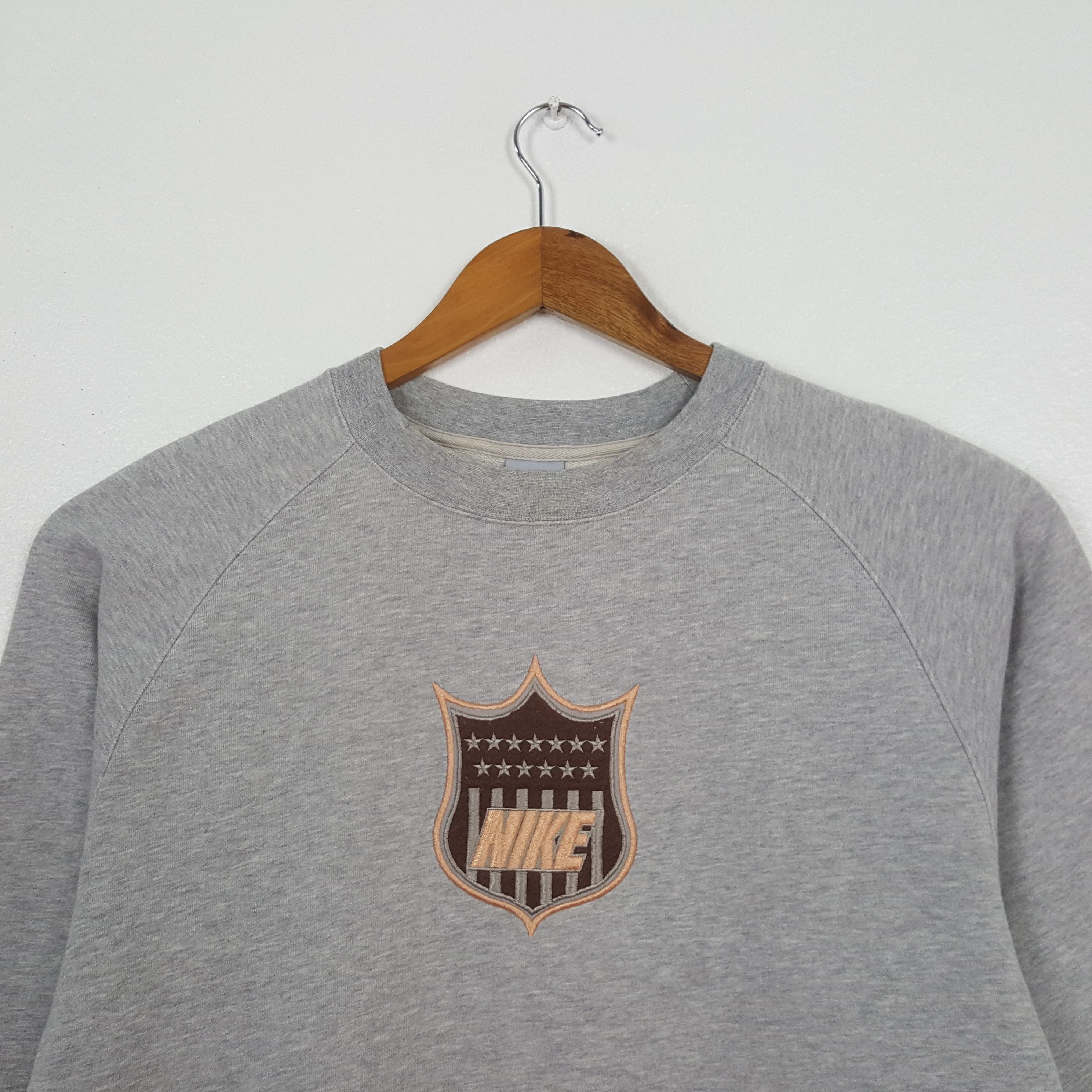 Vintage Nike Sportswear Style Sweatshirt C322N11