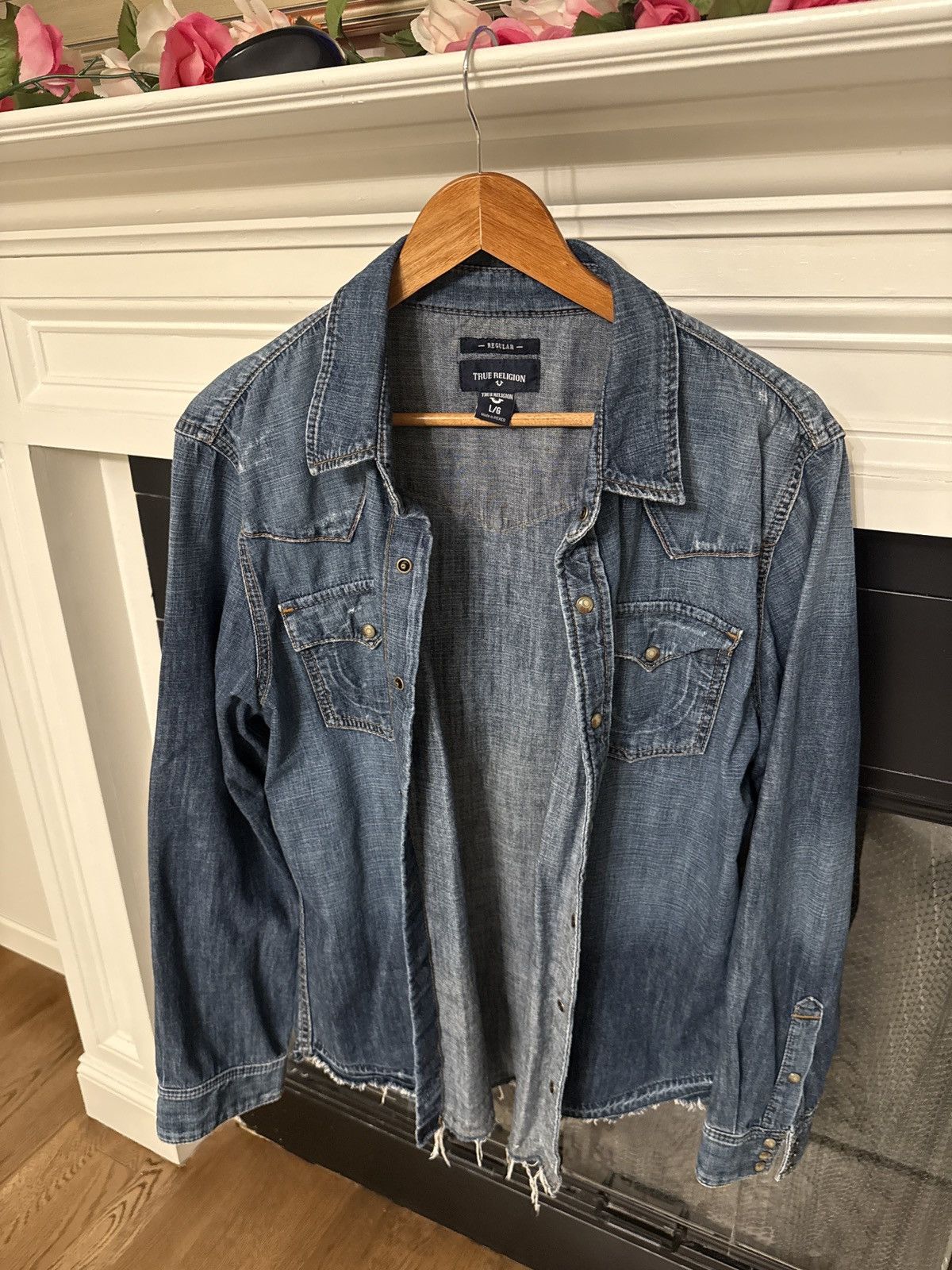 True Religion True religion denim shirt size L Size US L / EU 52-54 / 3 - 1 Thumbnail