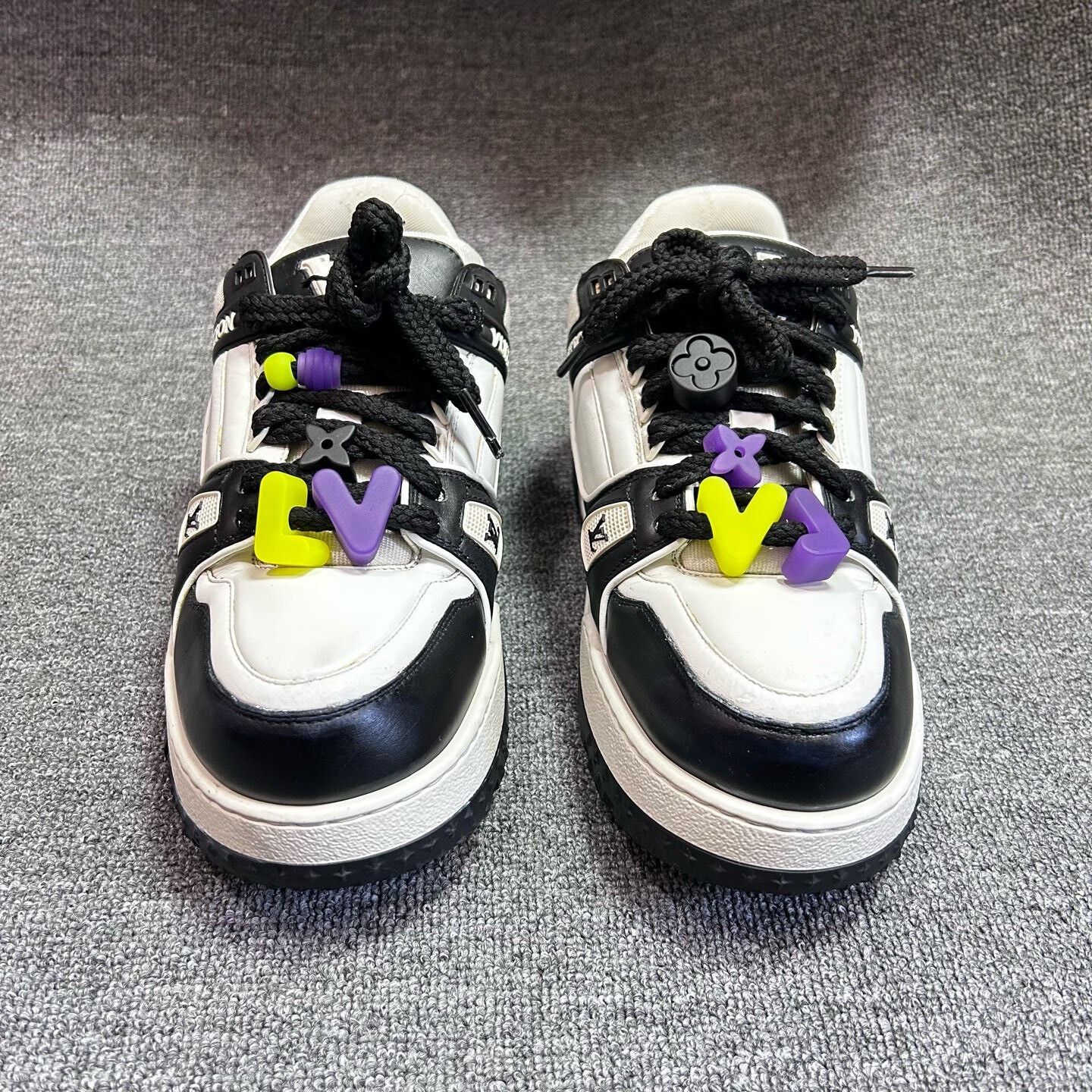 Louis Vuitton louis vuitton lv trainer maxi black white Size US 9 / EU 42 - 4 Thumbnail