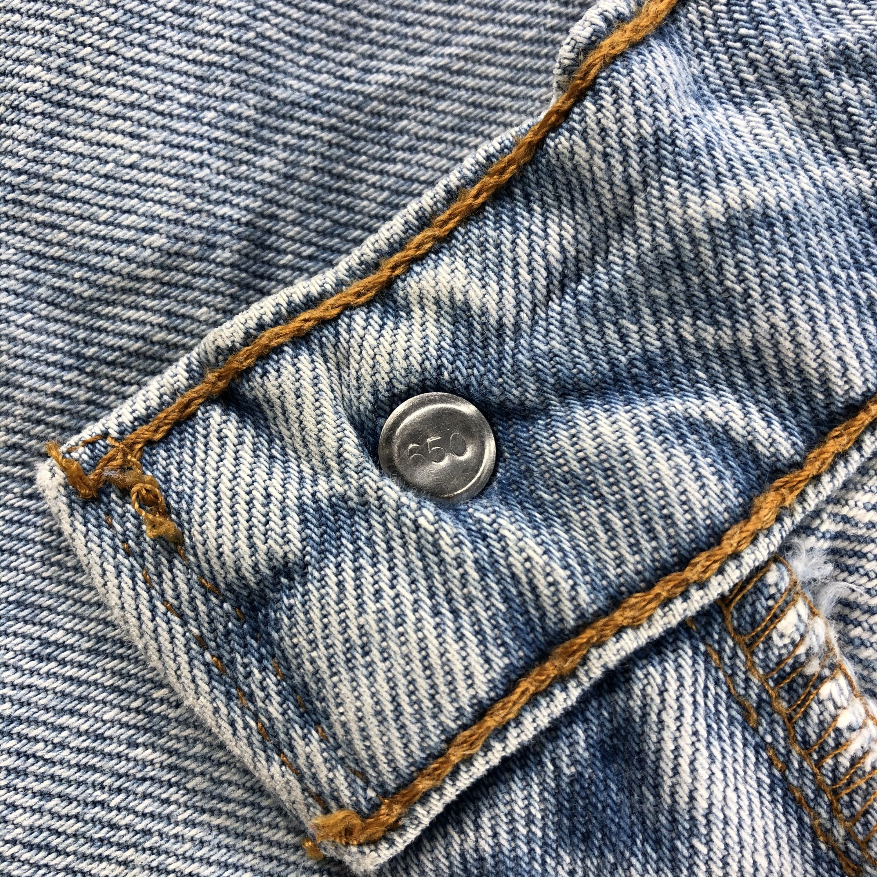 Levi's 90s Vintage Light Wash Levis 560 Jeans- J1350 Size US 31 - 9 Thumbnail