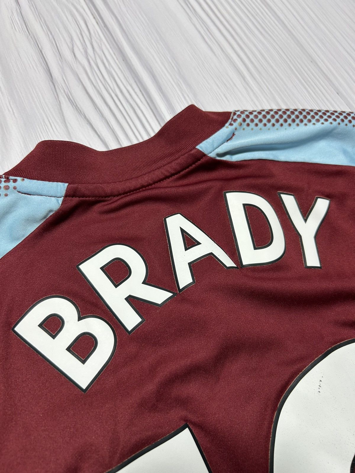 Puma FC Burnley #12 Brady 2017 Soccer Jersey Size L Size US L / EU 52-54 / 3 - 17 Thumbnail