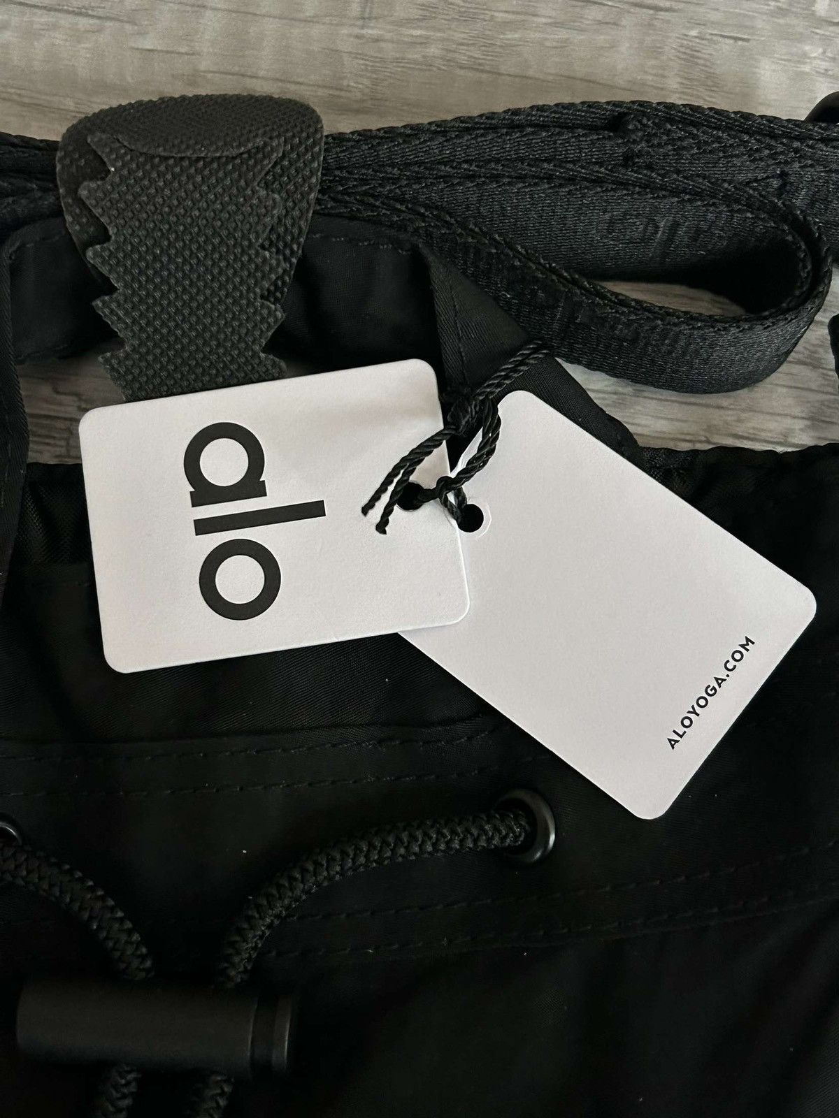 Alo Alo Yoga Crossbody Bucket Bag Black New With Tags Size ONE SIZE - 3 Thumbnail