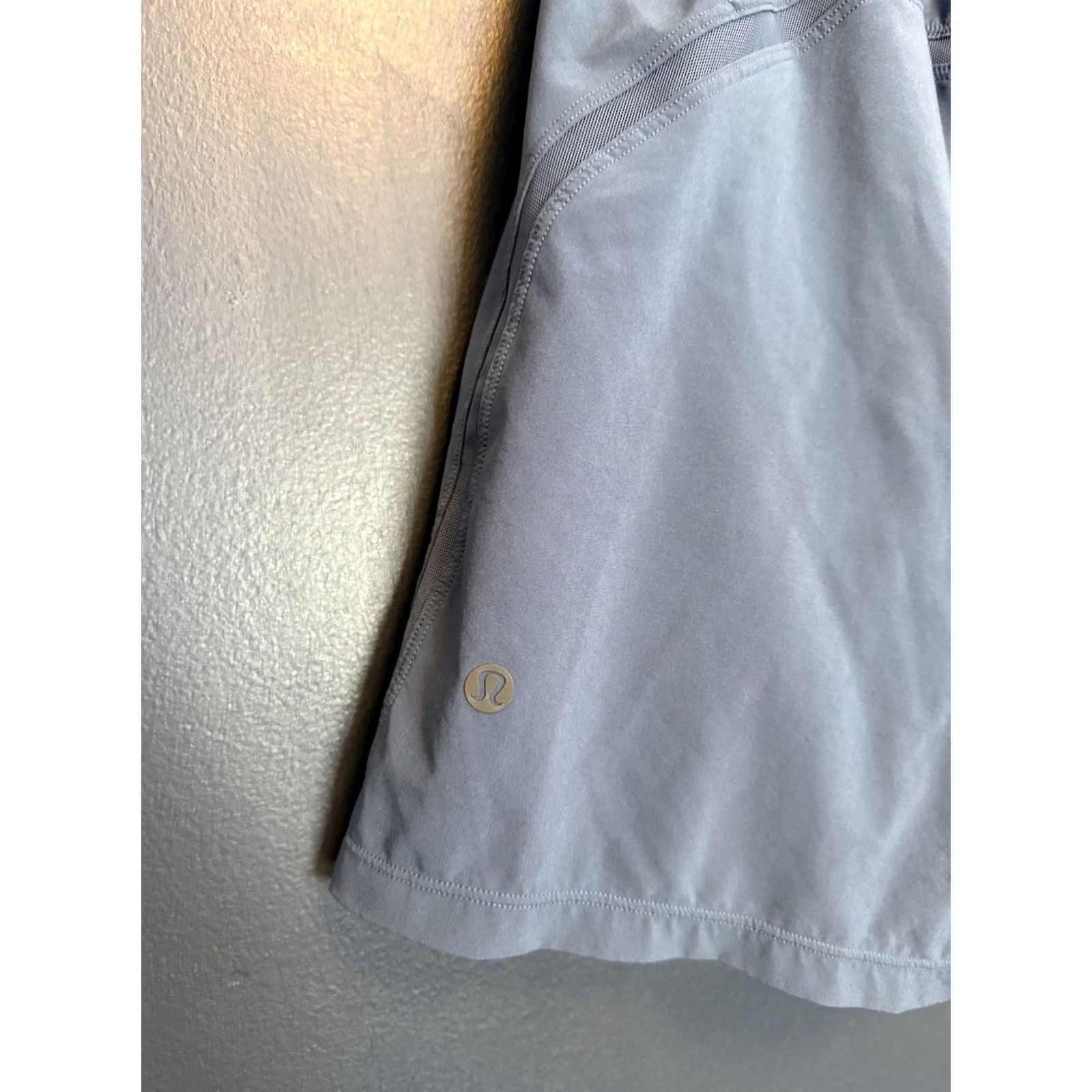 Lululemon Lululemon Athletic Shirt Men’s Medium Blue Short Size US 31 - 4 Thumbnail