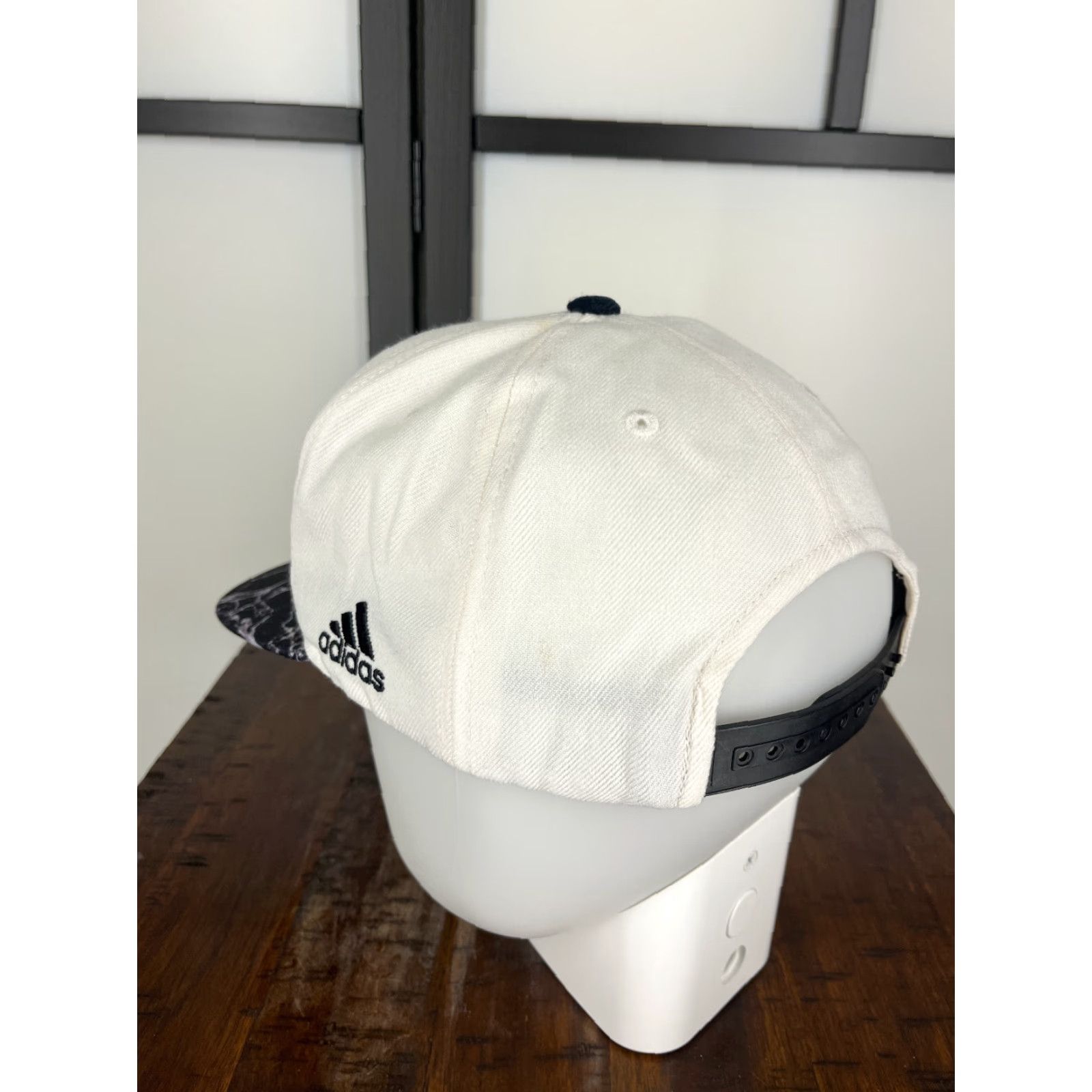 Adidas VINTAGE Adidas Cleveland Cavaliers Hat Cap Snap Back Adult One Size White Wool Blend Acrylic Twill Logo Adjustable Men Hats Men Size ONE SIZE - 6 Thumbnail