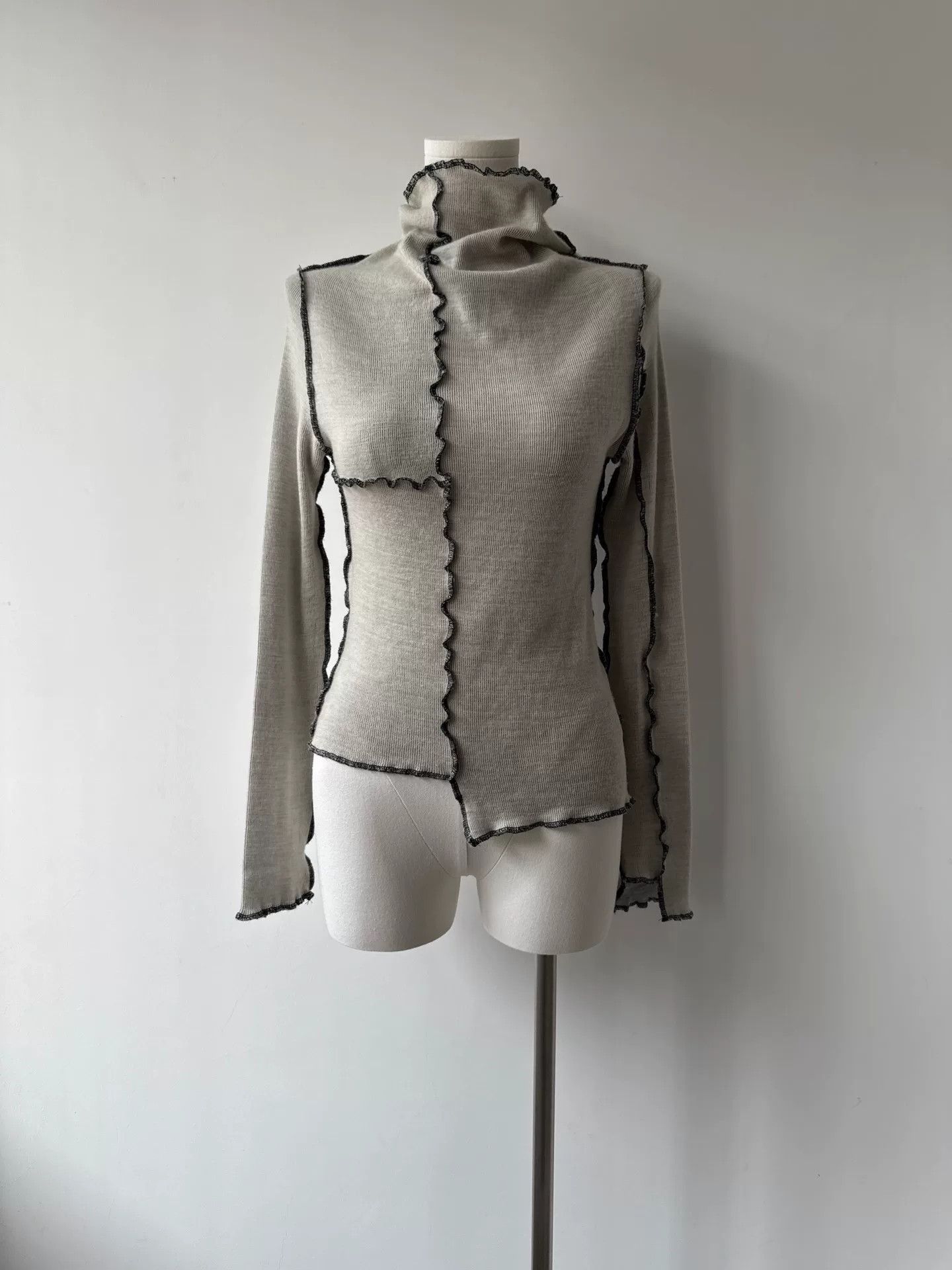 Y's unique wool turtleneck with asymmetrical stitching Size S / US 4 / IT 40 - 1 Thumbnail