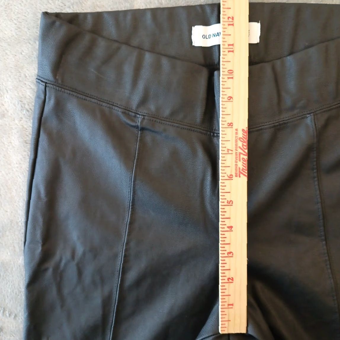 Old Navy Old Navy Stevie Pants Womens Adult Medium Black Faux Leather Pull On Skinny Ankle Size 32" / US 10 / IT 46 - 3 Thumbnail