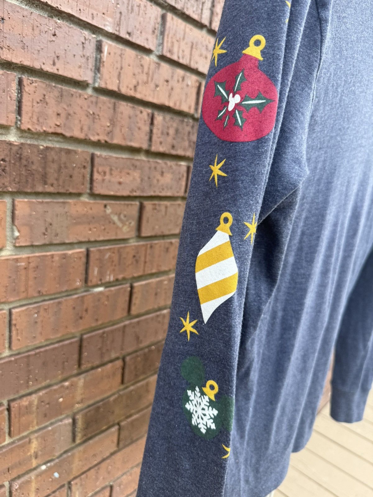 Disney Disney Epcot Festival of the Holidays 2018 Chip & Dale Hood Size S / US 4 / IT 40 - 3 Thumbnail