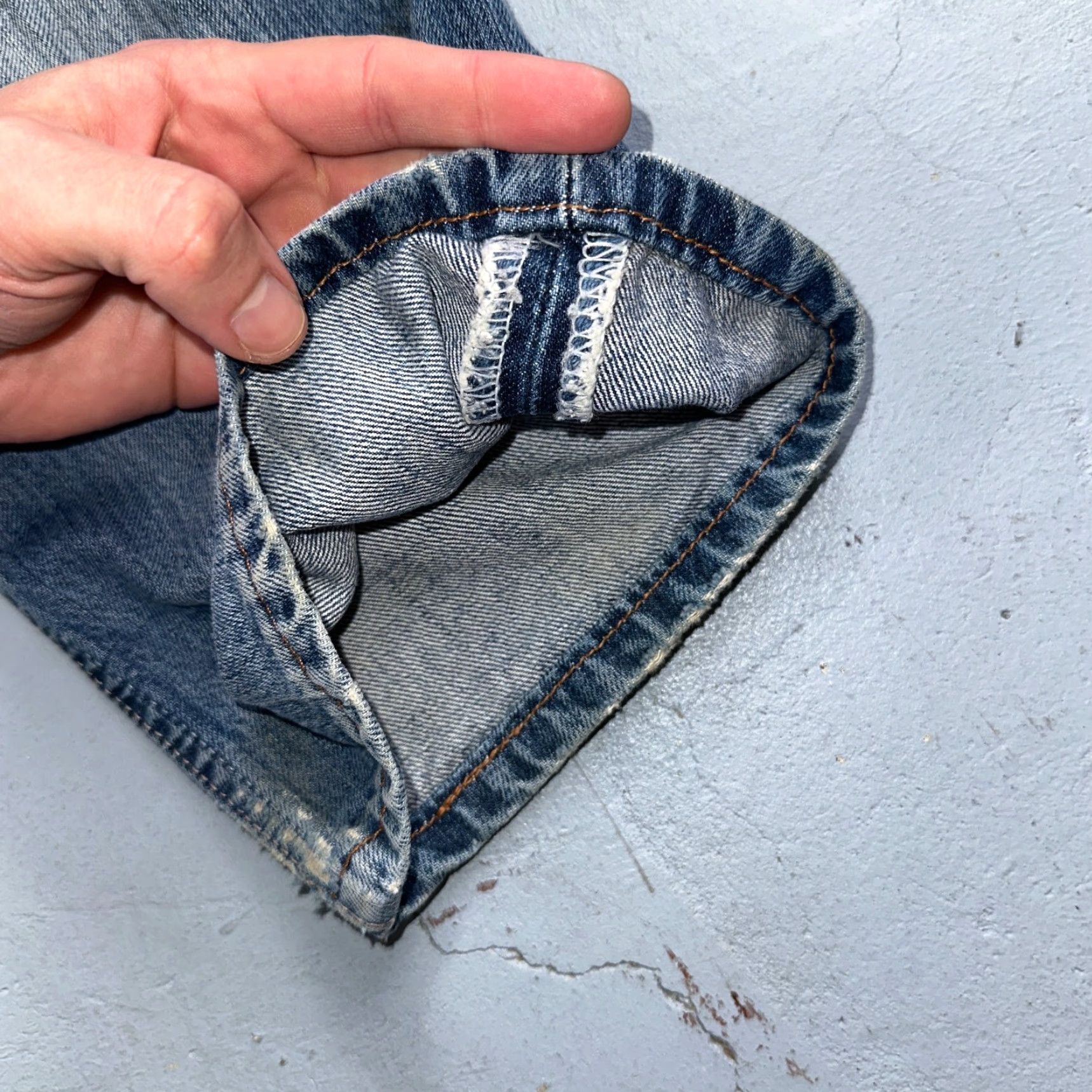 Levi's VINTAGE Levi's 501 Jeans Straight Levi's 501 MID Rise 33x32 Blue Denim 90s Mens Regular 33x32 Cotton Button Closure Size US 33 - 4 Thumbnail