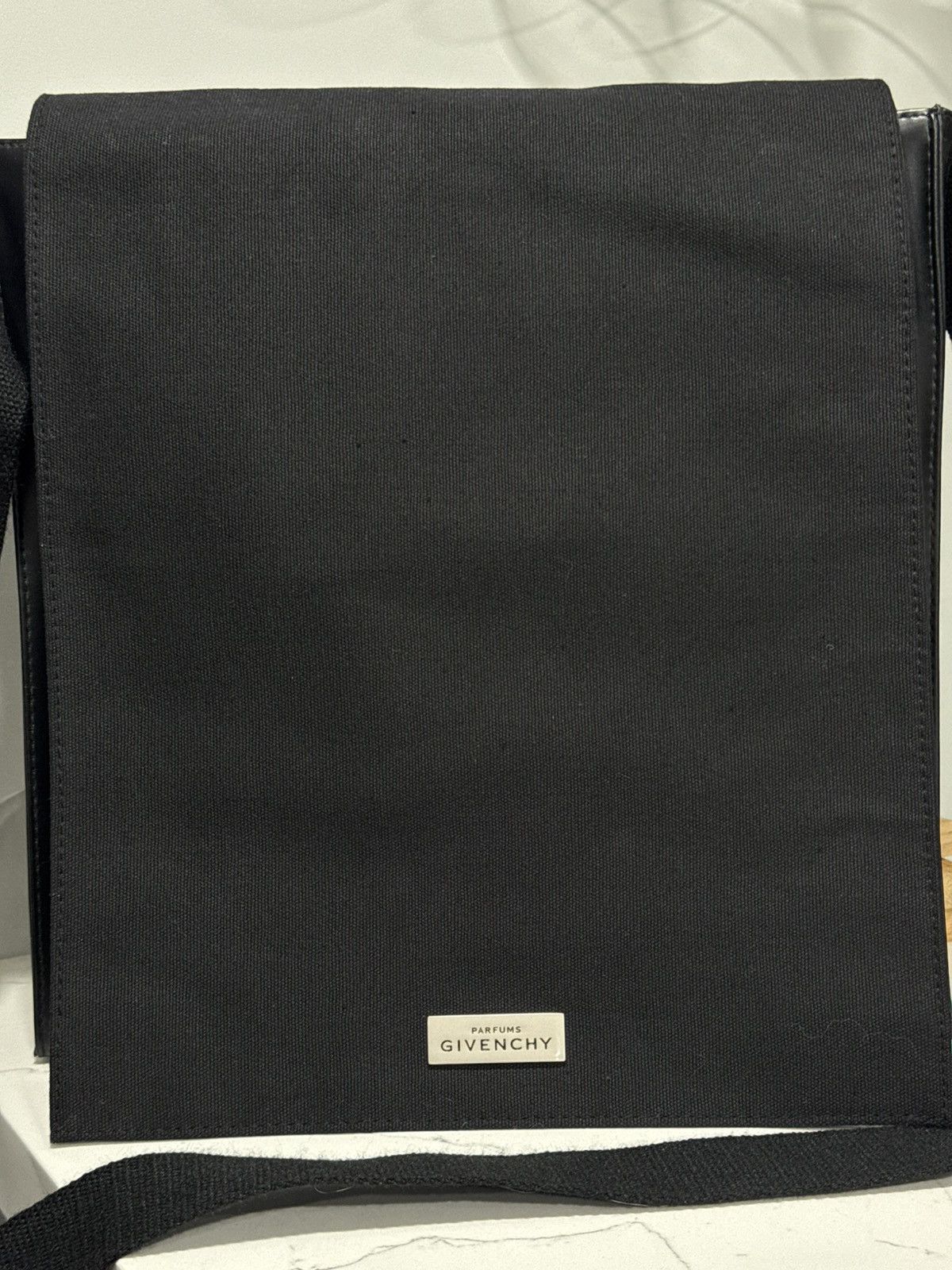 Givenchy GIVENCHY Parfums Black Canvas Messenger Bag – VIP Gift Size ONE SIZE - 2 Thumbnail