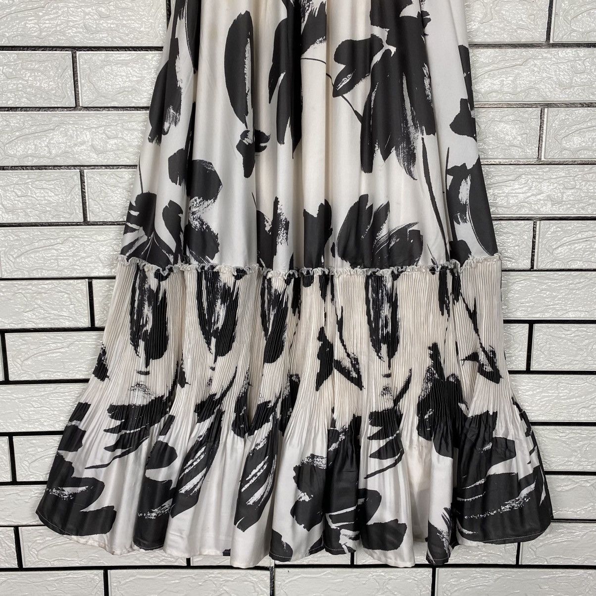 Japanese Brand Long Skirt Full Print Style Manda Japan Issey Miyake Size 26" / US 2 / IT 38 - 15 Thumbnail