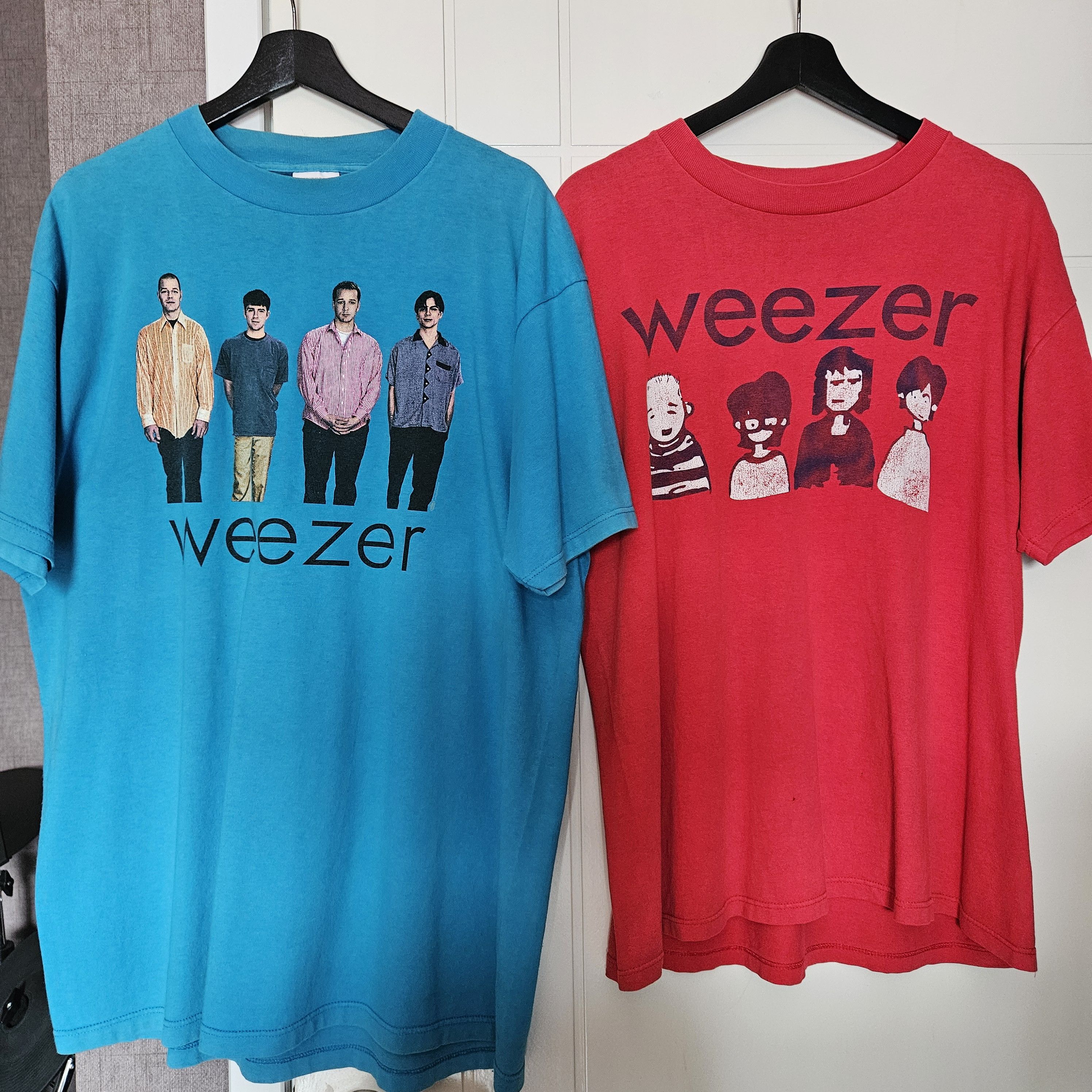 Weezer バンドTシャツ 90s ブルーアルバム Amazon.com: Weezer - Blue Album Cover T-Shirt : Clothing, Shoes