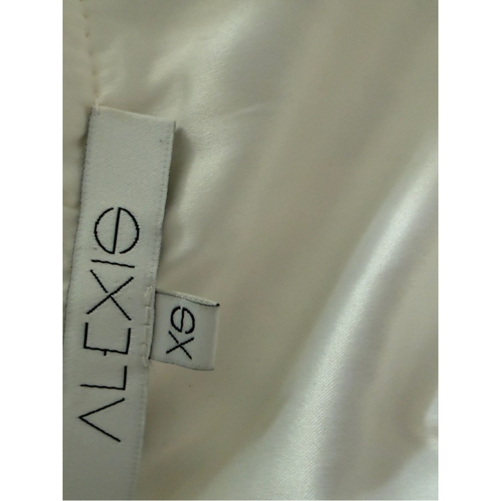 ALEXIS Alexis Cream Floral Lace V-Neck Bell Sleeve Top Size XS / US 0-2 / IT 36-38 - 10 Thumbnail